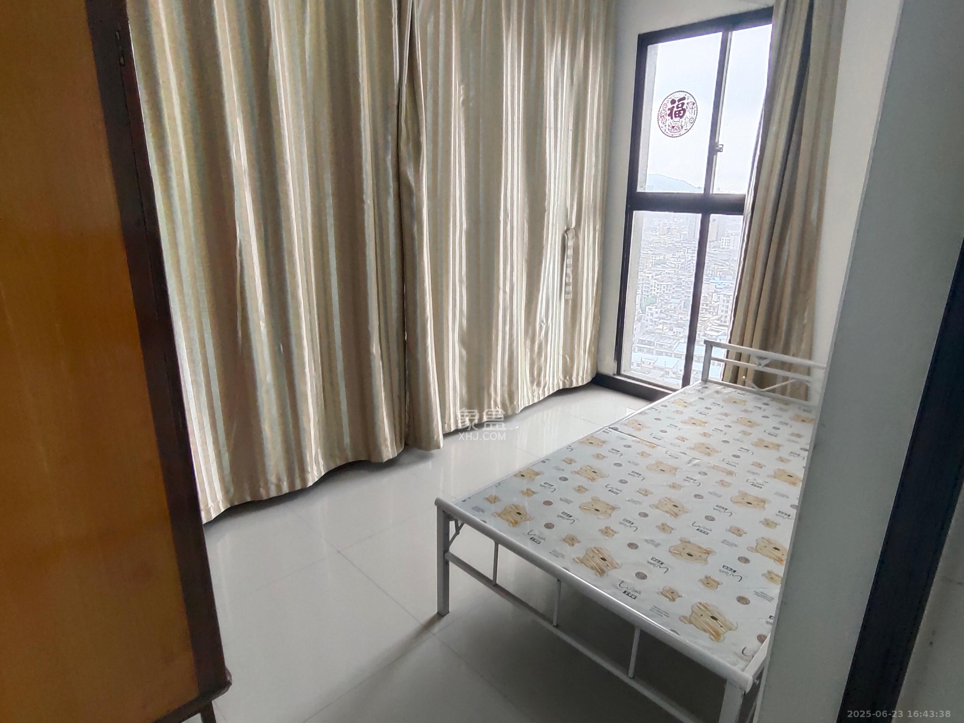 南枫时光 3室1厅1卫 2500.0元/月 南枫时光 3室1厅1卫 2500.0元/月室内图