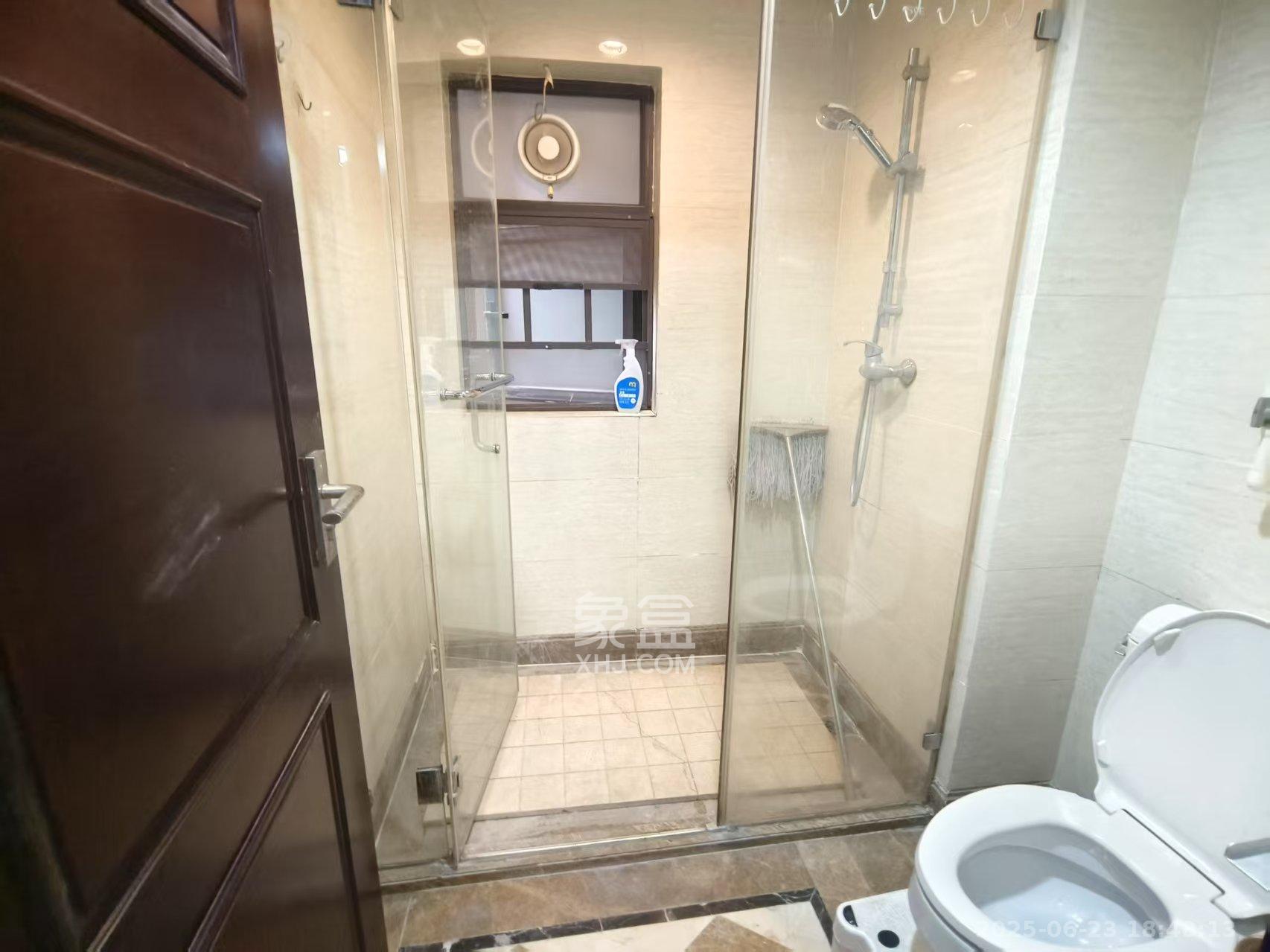 中海国际一期 3室2厅1卫 1900.0元/月 中海国际一期 3室2厅1卫 1900.0元/月室内图