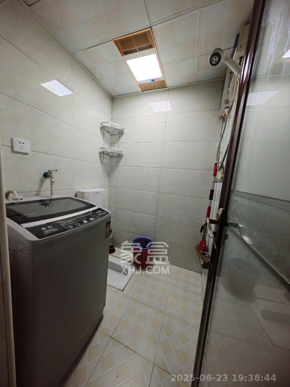 梅溪峰汇（房聚梅溪壹中心）  1室1厅1卫    1350.0元/月室内图