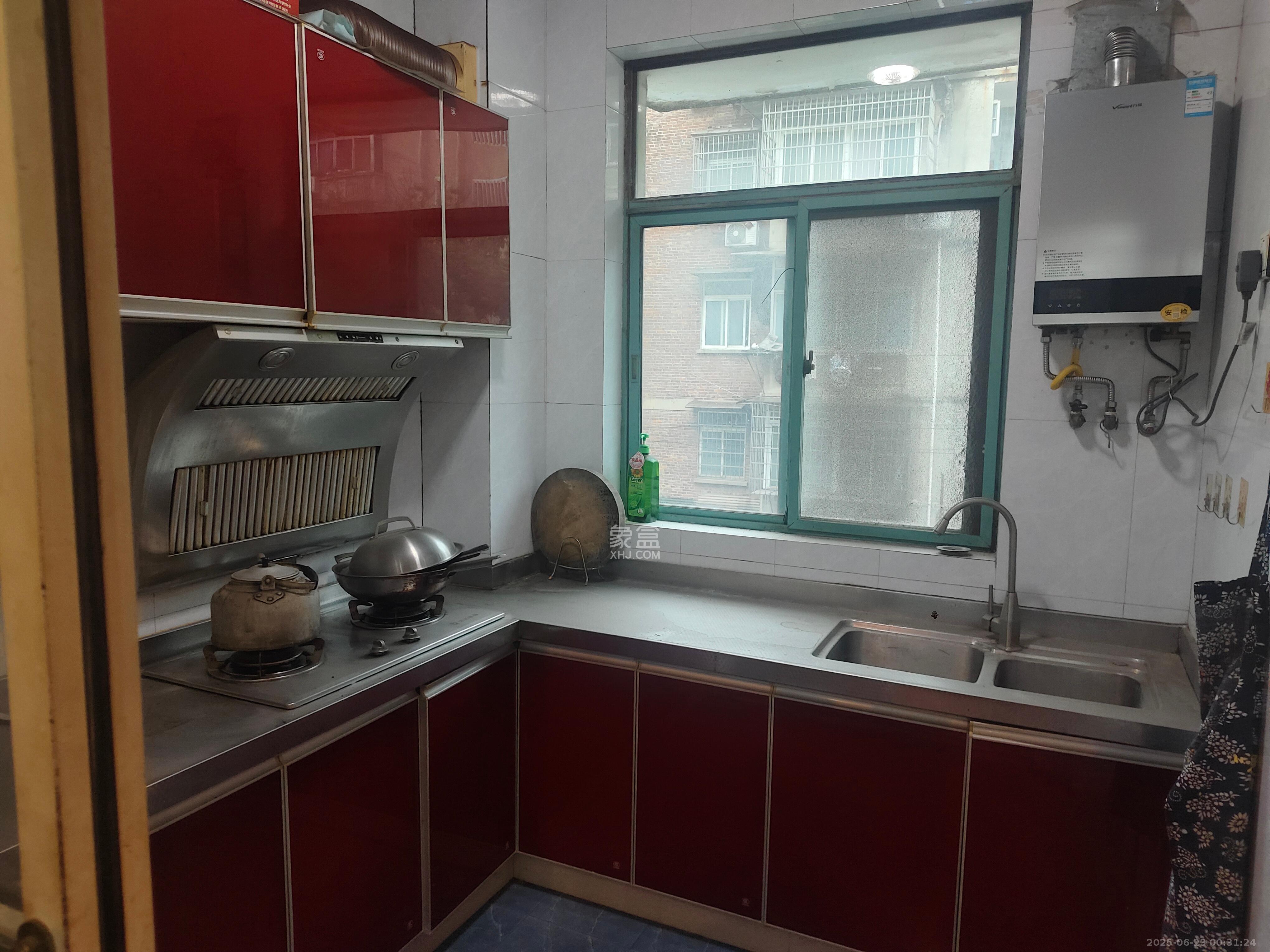 寸木塘 3室2厅1卫 1200.0元/月 寸木塘 3室2厅1卫 1200.0元/月室内图