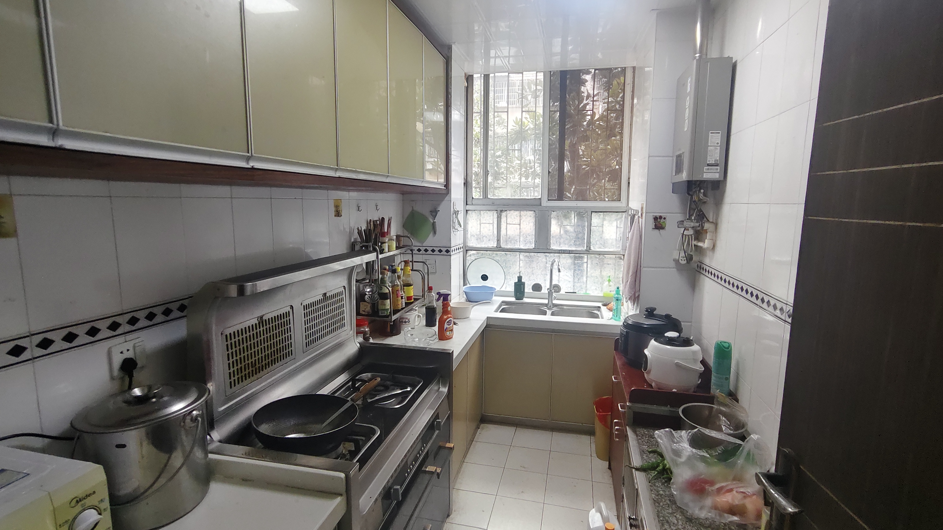 马良小区  3室2厅2卫   1200.00元/月室内图