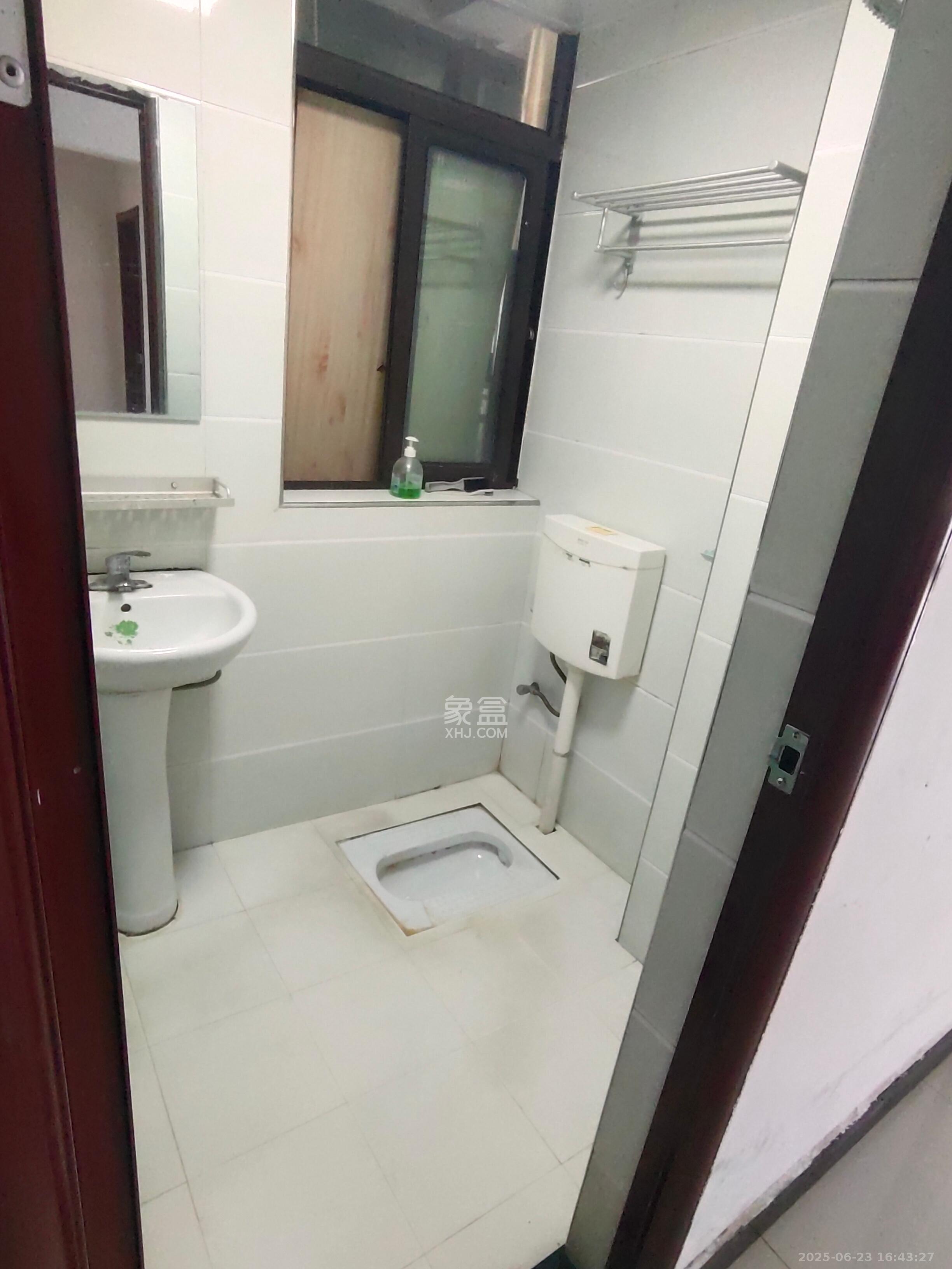 南枫时光 3室1厅1卫 2500.0元/月 南枫时光 3室1厅1卫 2500.0元/月室内图