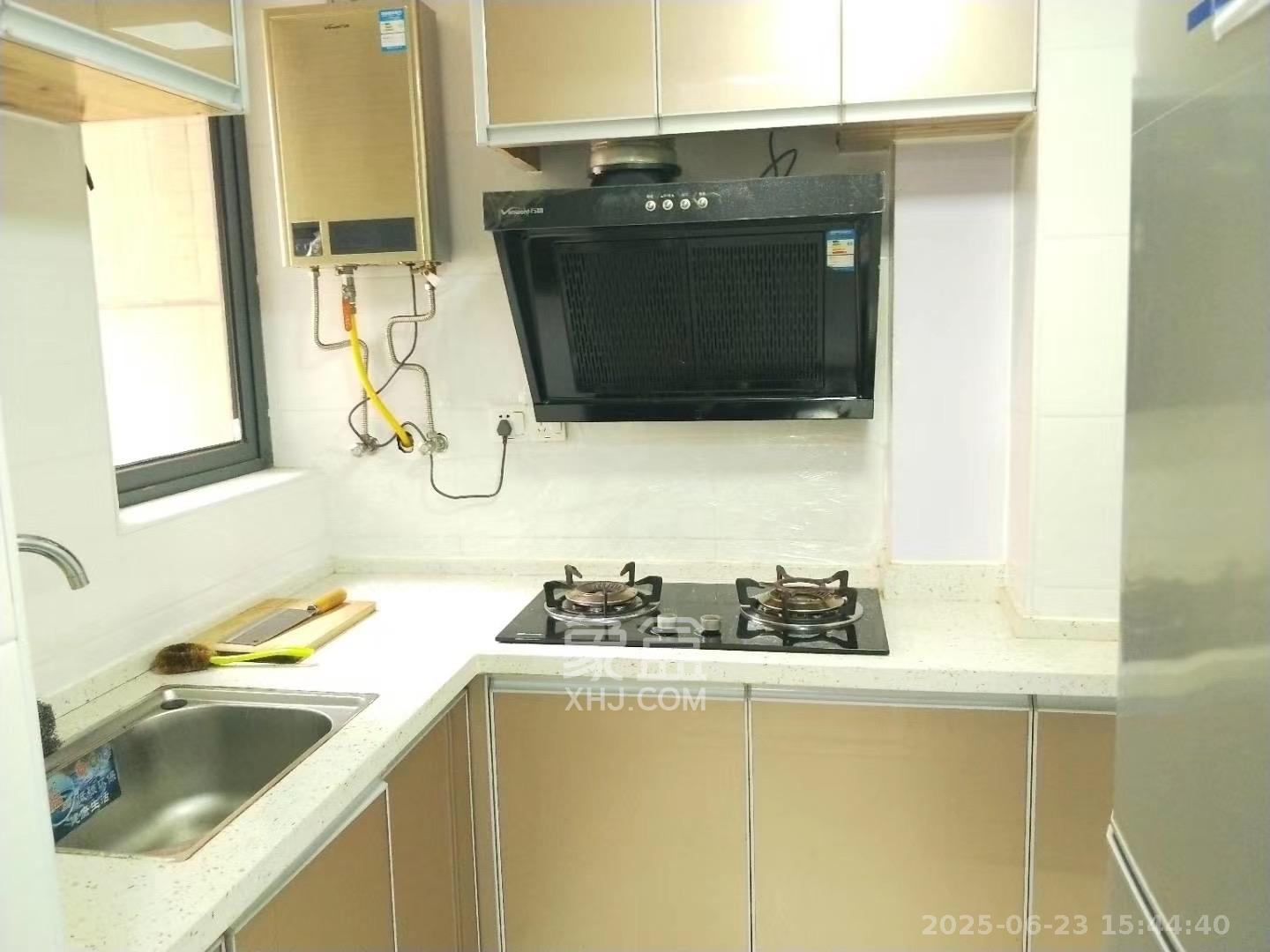 荣盛花语馨苑  2室1厅1卫   2200.00元/月室内图