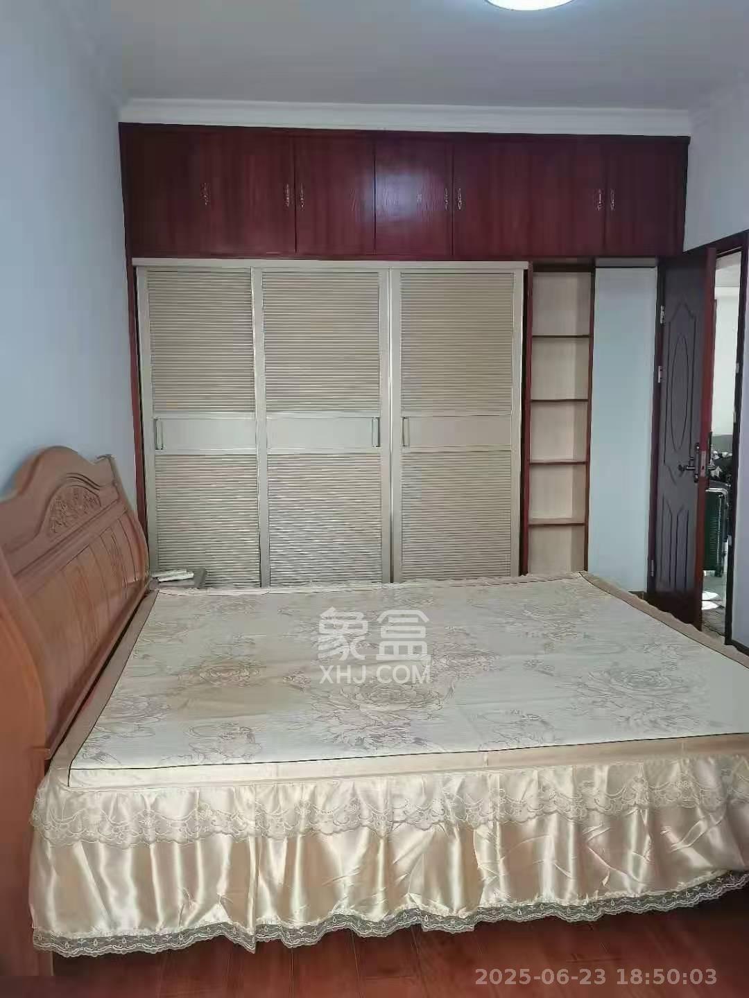 先锋新宇  2室2厅1卫   2000.00元/月室内图