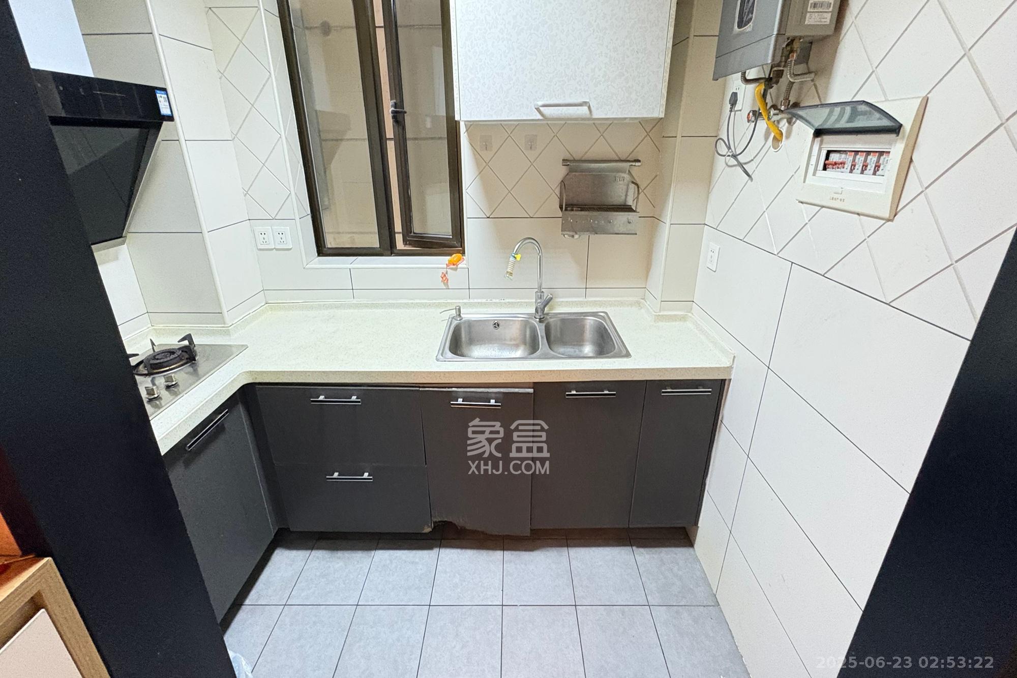 铂宫  1室1厅1卫   76.80万厨房
