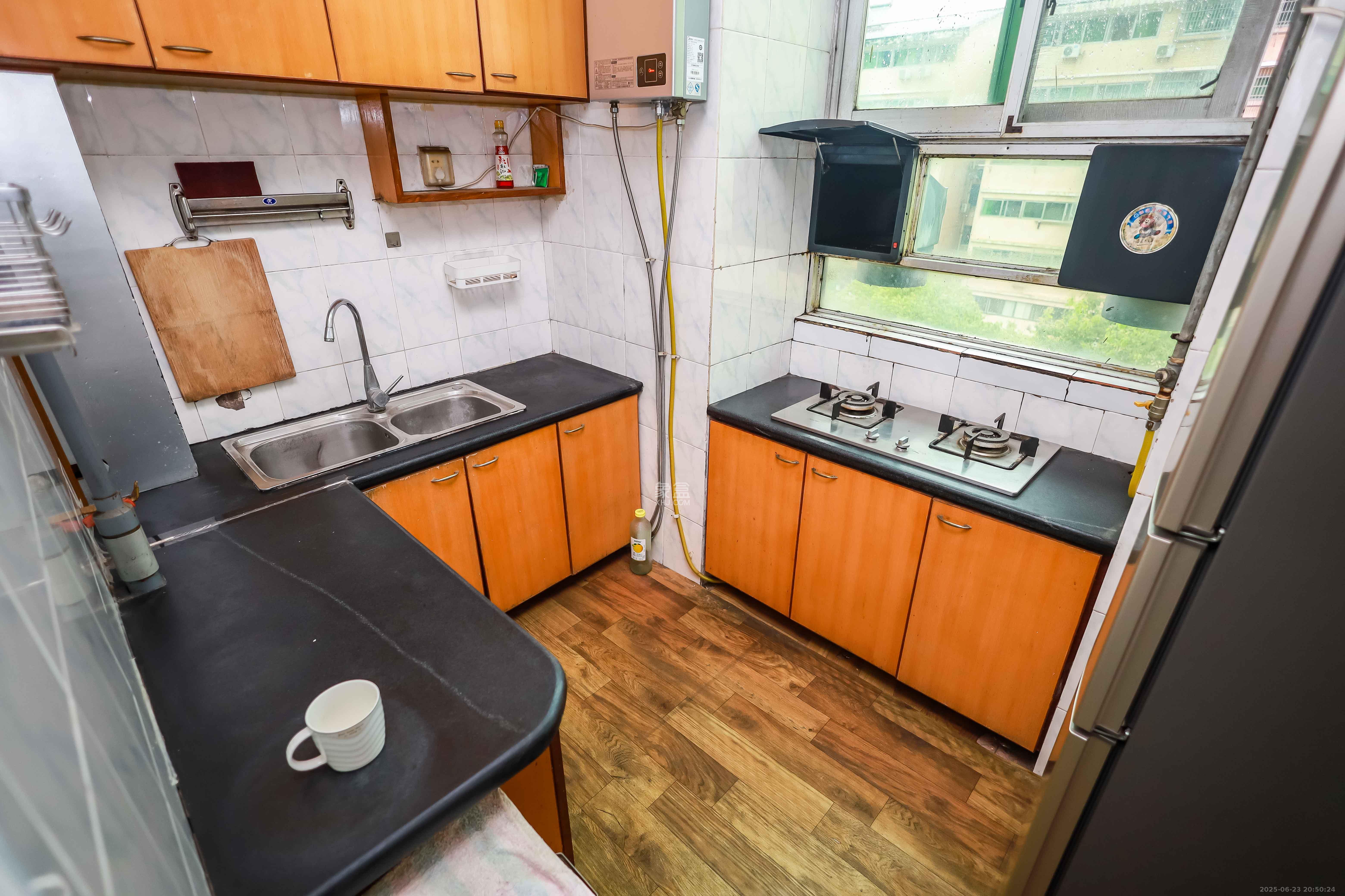 咸嘉新村嘉文苑  2室2厅1卫    49.0万 咸嘉新村嘉文苑  2室2厅1卫    49.0万厨房