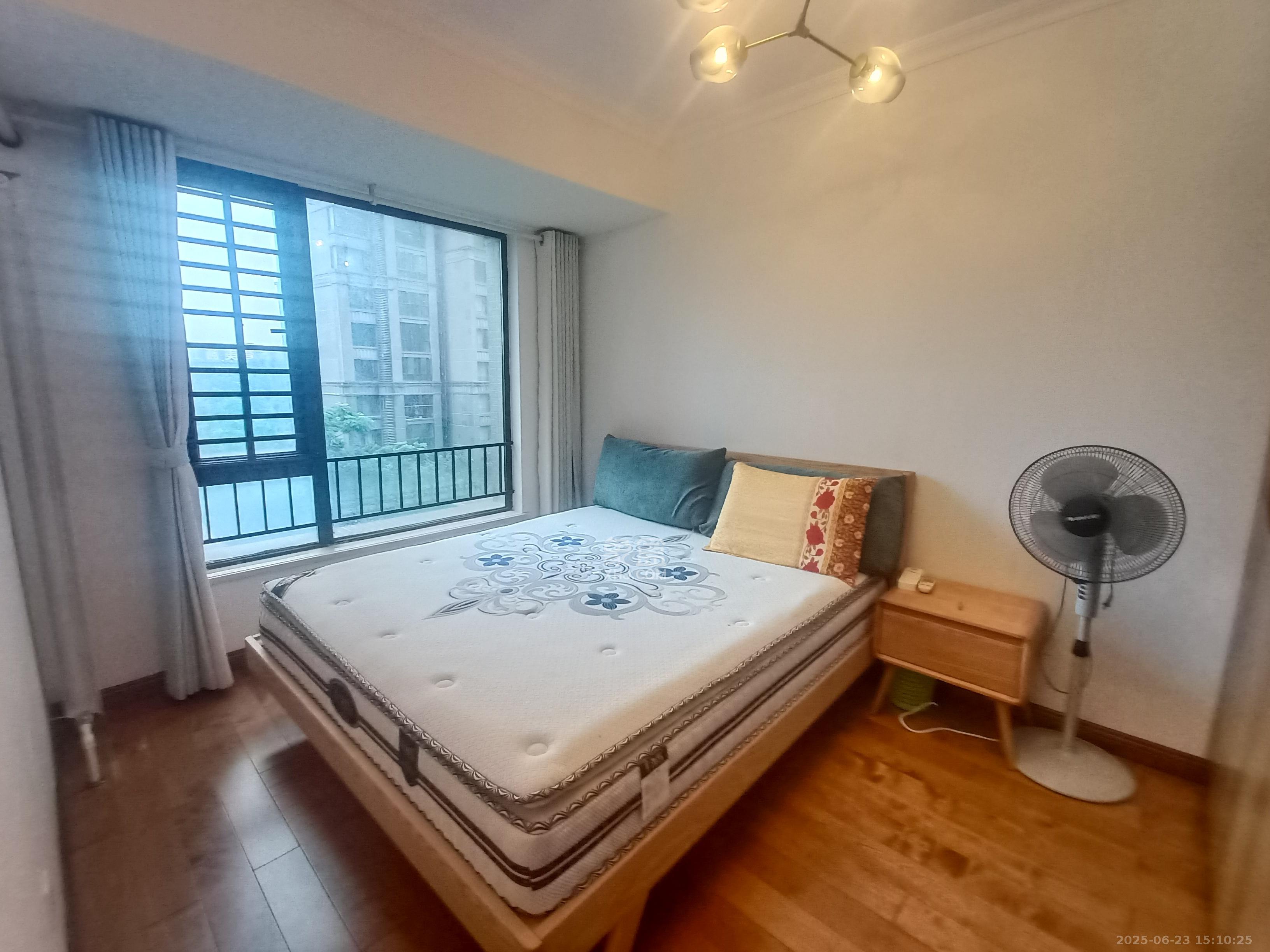 中海国际一期 4室2厅2卫 2500.0元/月 中海国际一期 4室2厅2卫 2500.0元/月室内图