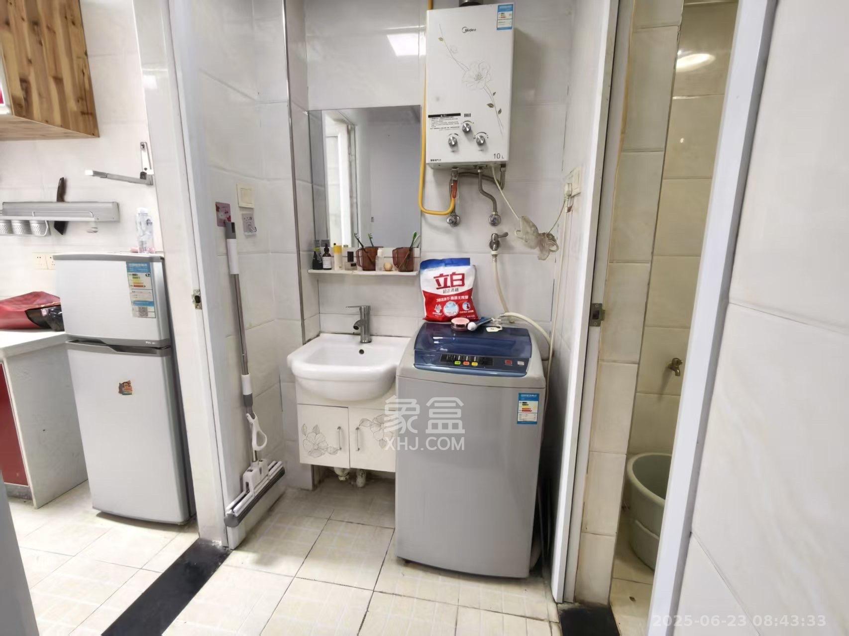 爵士湘  1室1厅1卫   1000.00元/月室内图