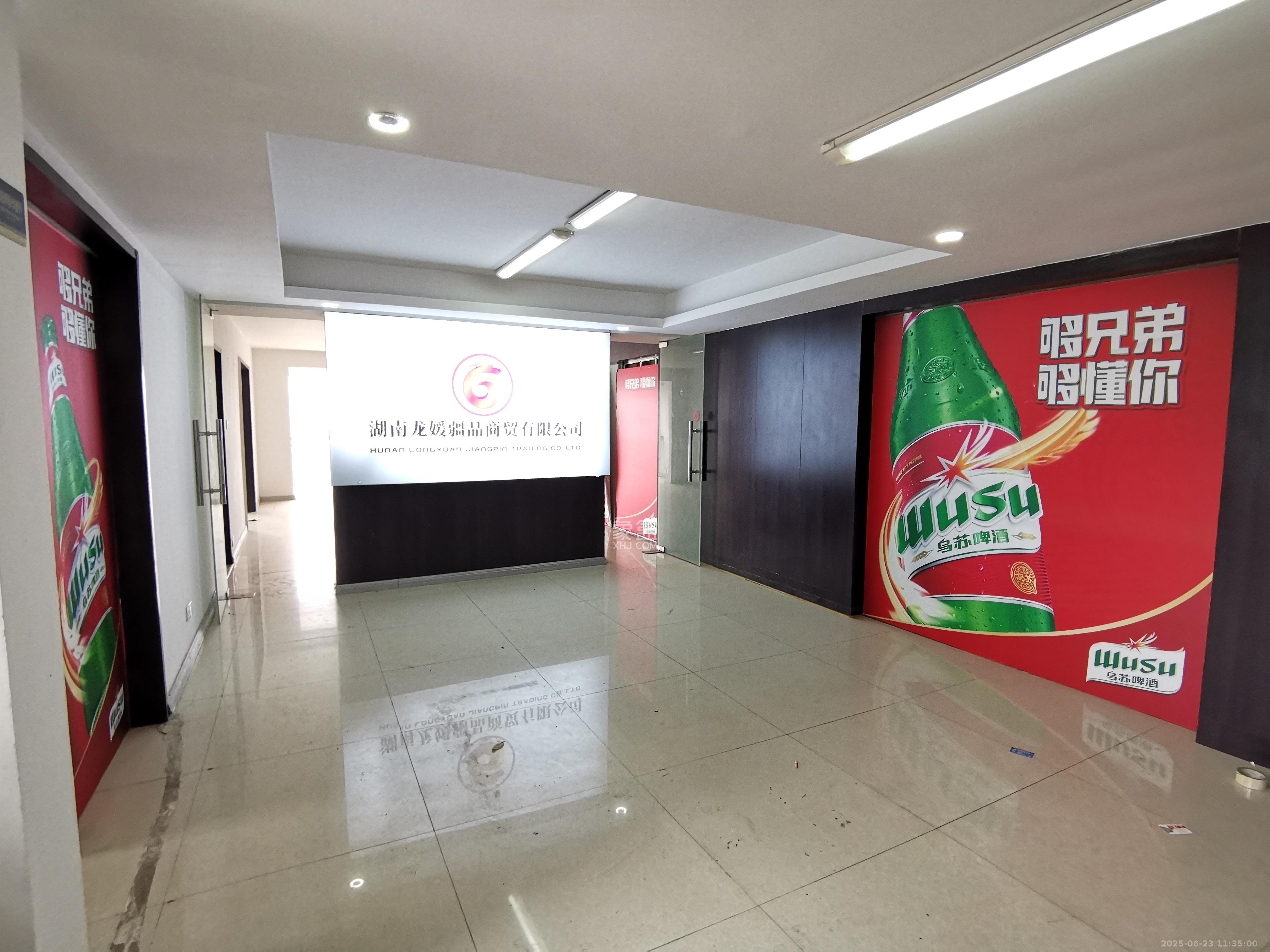高桥现代商贸城  3室2厅2卫   3800.00元/月室内图
