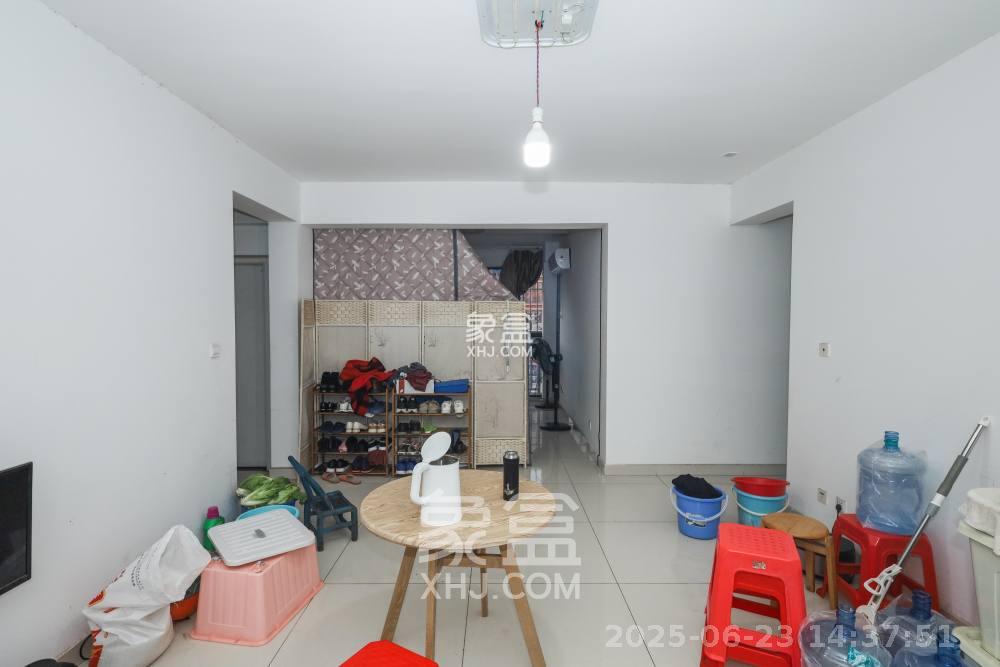 天元涉外景园C区 3室2厅1卫 2300.0元/月 天元涉外景园C区 3室2厅1卫 2300.0元/月室内图