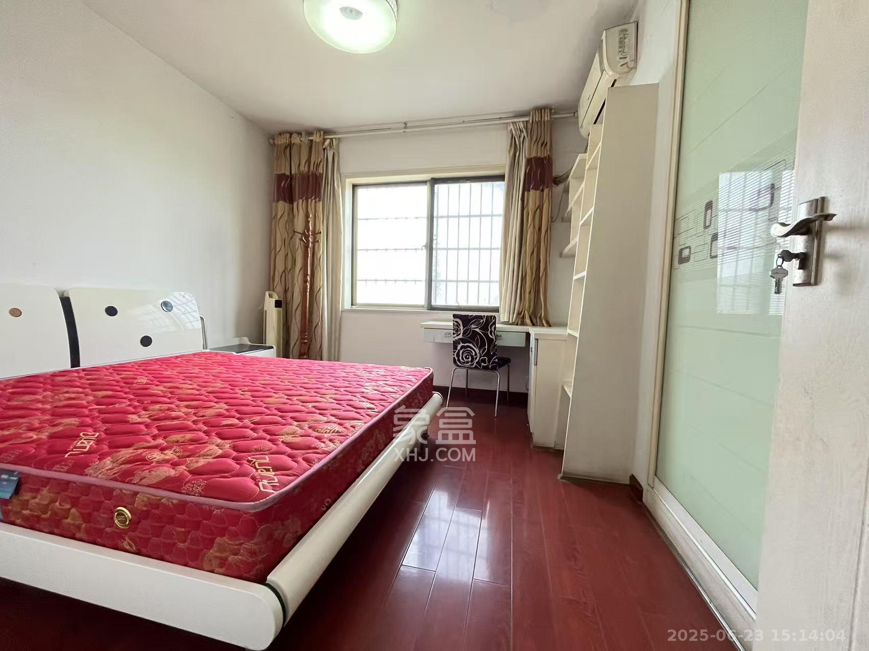 南郡明珠  4室2厅2卫    1800.0元/月 南郡明珠  4室2厅2卫    1800.0元/月