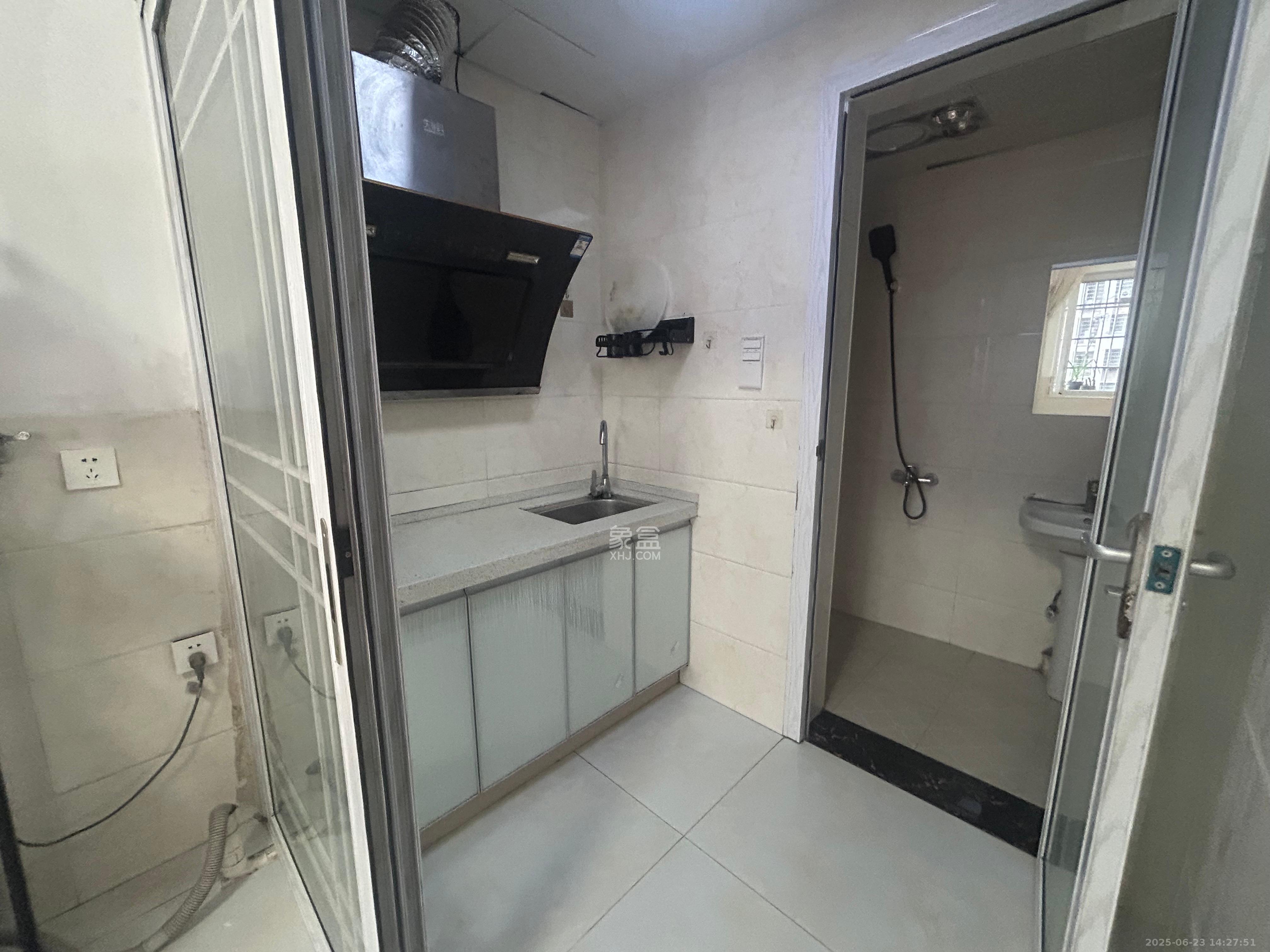 嘉顺苑 1室1厅1卫 1300.0元/月 嘉顺苑 1室1厅1卫 1300.0元/月室内图