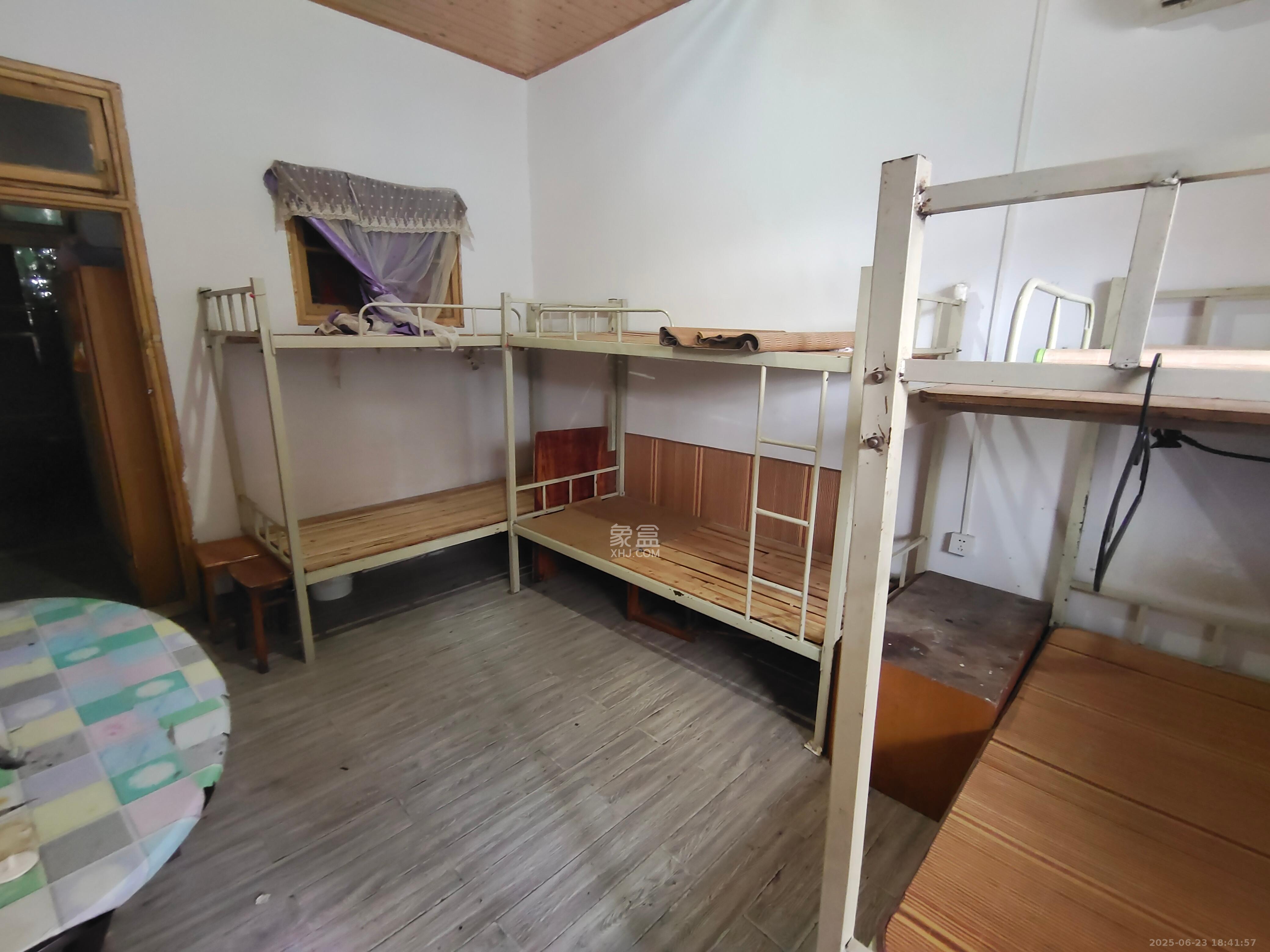 苏家巷散盘 1室1厅1卫 1200.0元/月 苏家巷散盘 1室1厅1卫 1200.0元/月室内图