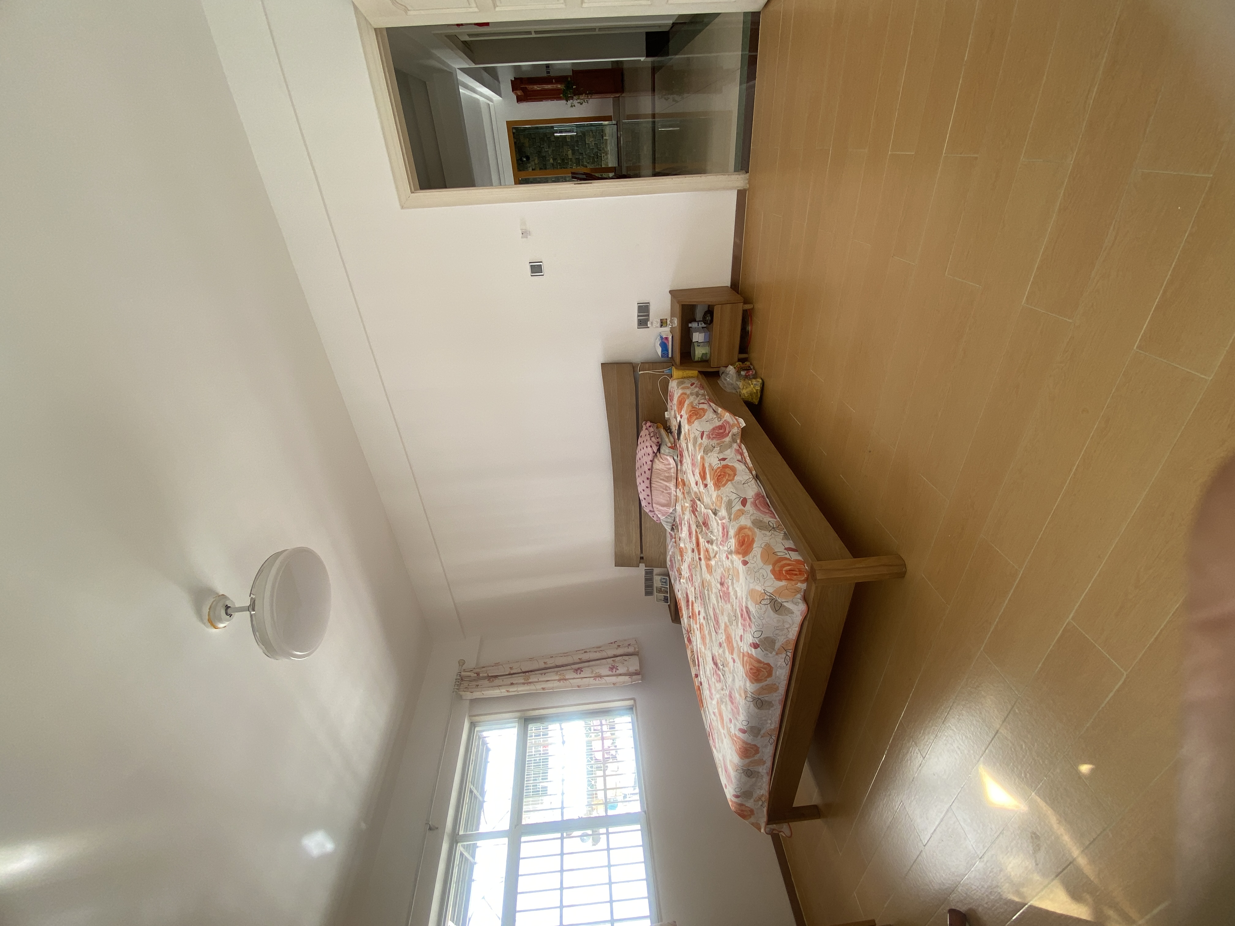 都市庭苑 4室2厅2卫 165.0万 都市庭苑 4室2厅2卫 165.0万客厅