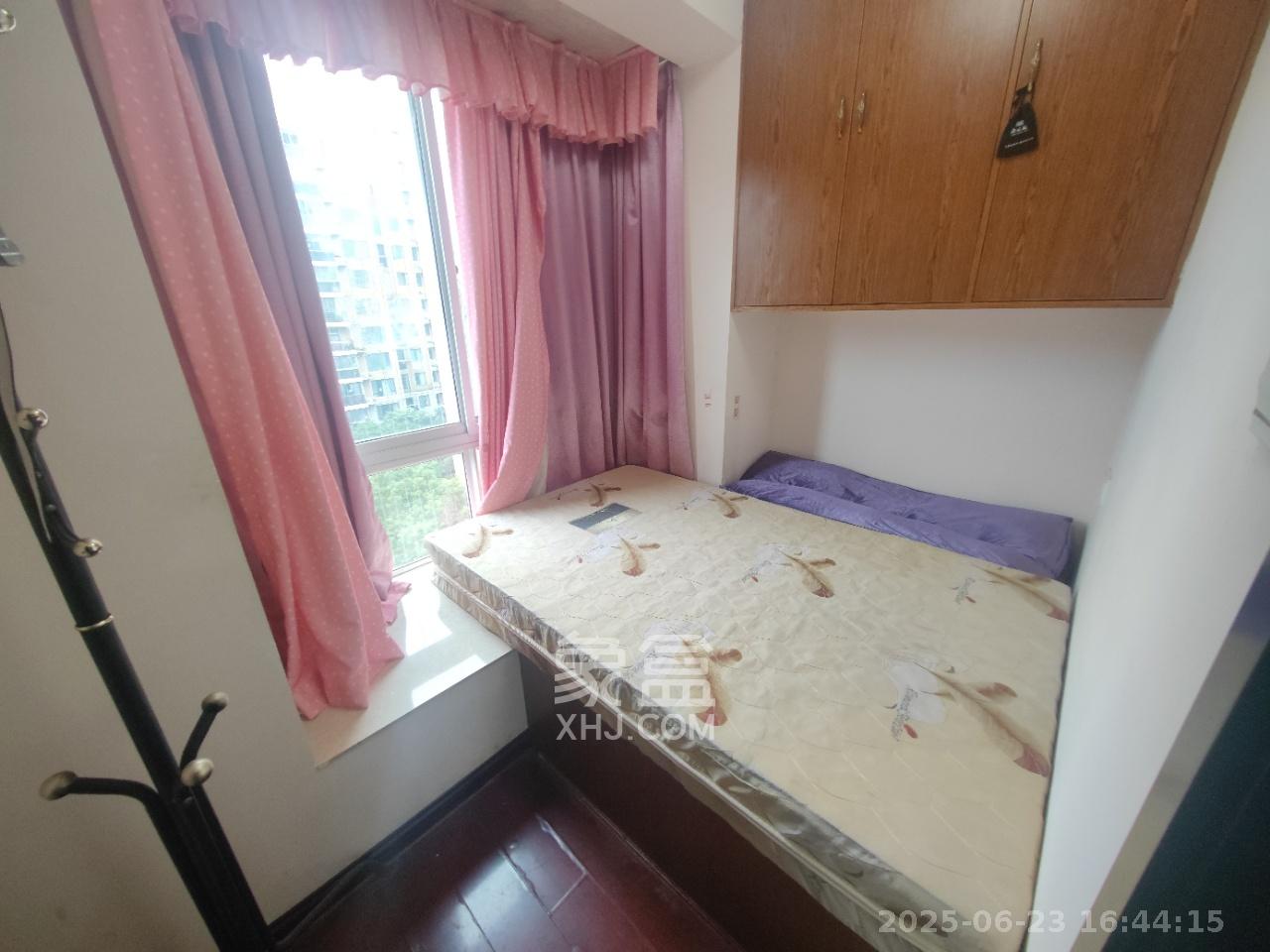 枫华府第 3室2厅2卫 1800.0元/月 枫华府第 3室2厅2卫 1800.0元/月室内图