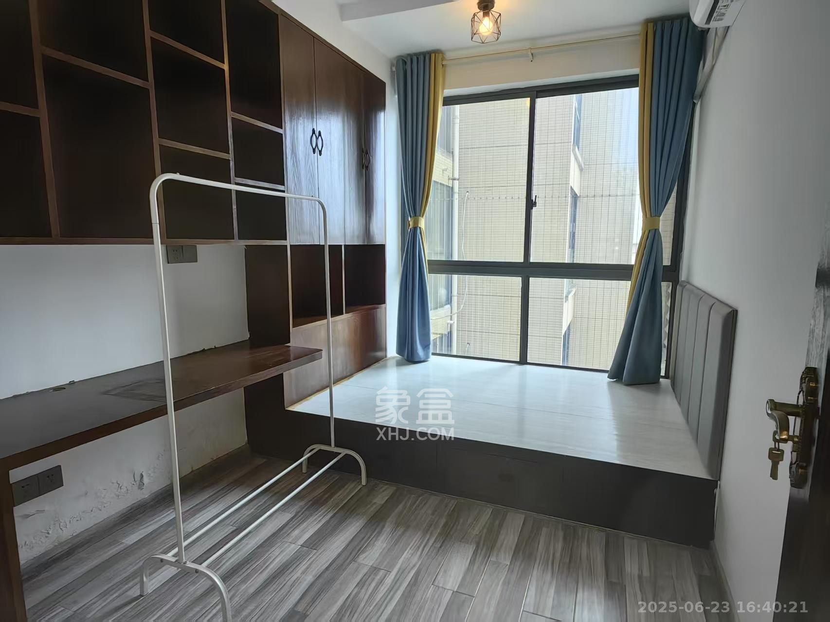 碧桂园南城首府(东宸林海)  3室2厅1卫    2500.0元/月 碧桂园南城首府(东宸林海)  3室2厅1卫    2500.0元/月室内图