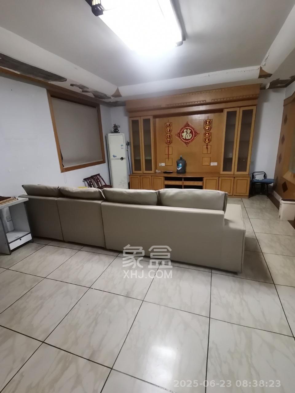 湖动社区新河市场(新河家具城) 3室2厅1卫 2300.0元/月 湖动社区新河市场(新河家具城) 3室2厅1卫 2300.0元/月室内图