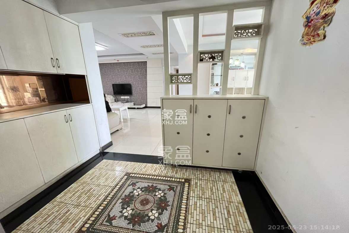 南郡明珠  4室2厅2卫    1800.0元/月 南郡明珠  4室2厅2卫    1800.0元/月室内图