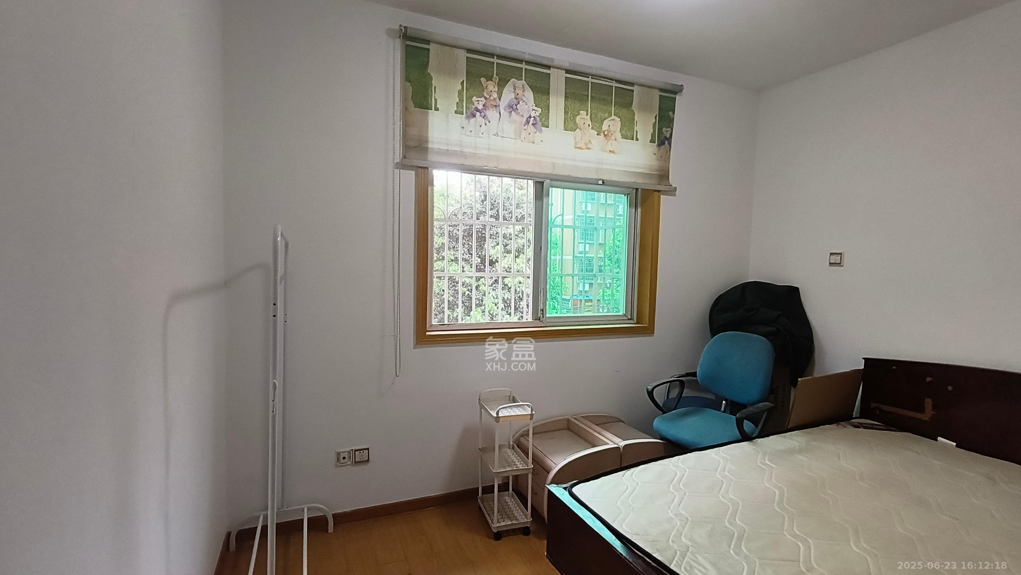 果林场小区(锦林社区)  3室2厅2卫    2200.0元/月 果林场小区(锦林社区)  3室2厅2卫    2200.0元/月室内图