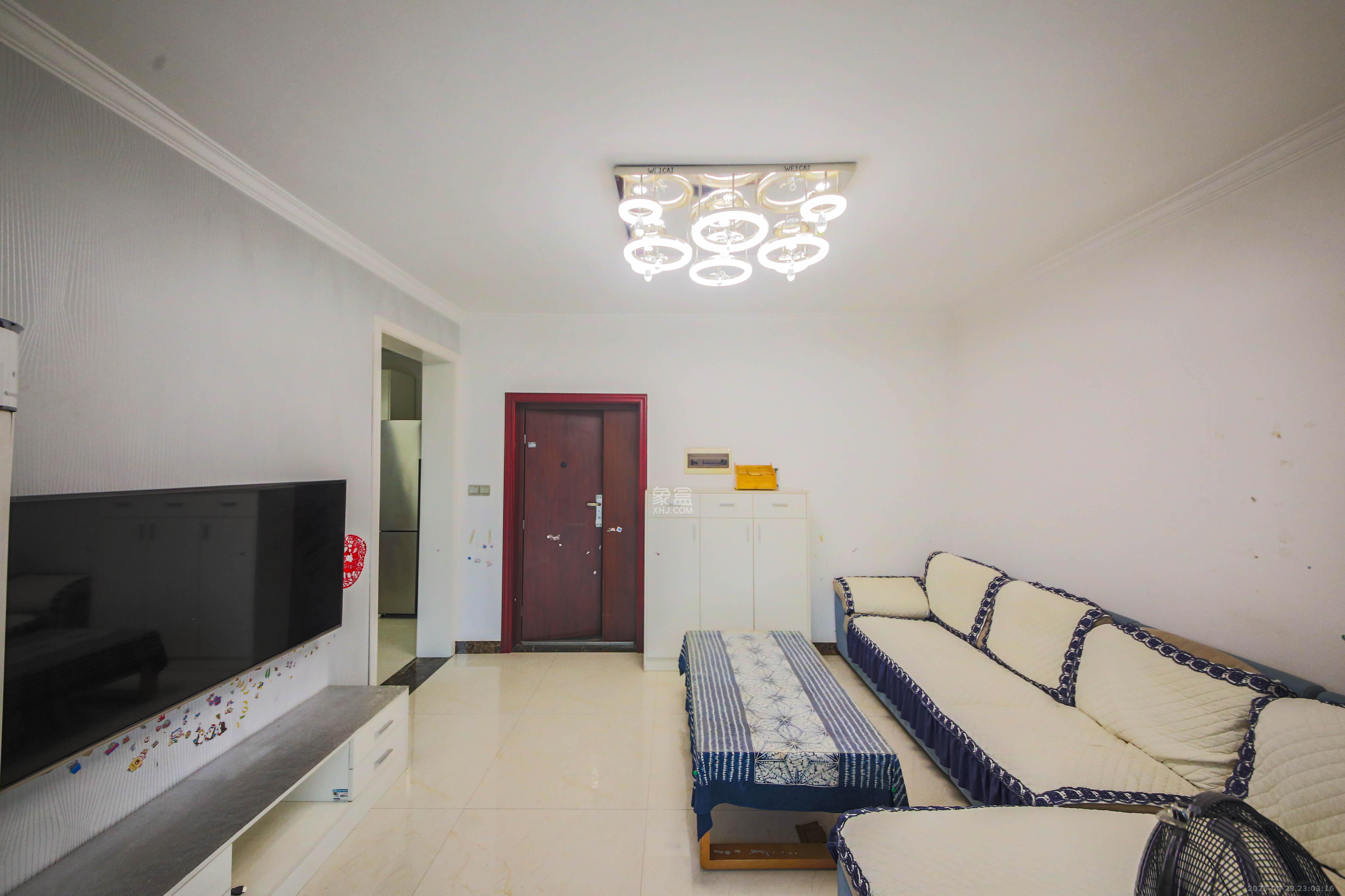 克拉美丽山庄(晟领国际)  2室2厅1卫    63.8万 克拉美丽山庄(晟领国际)  2室2厅1卫    63.8万客厅