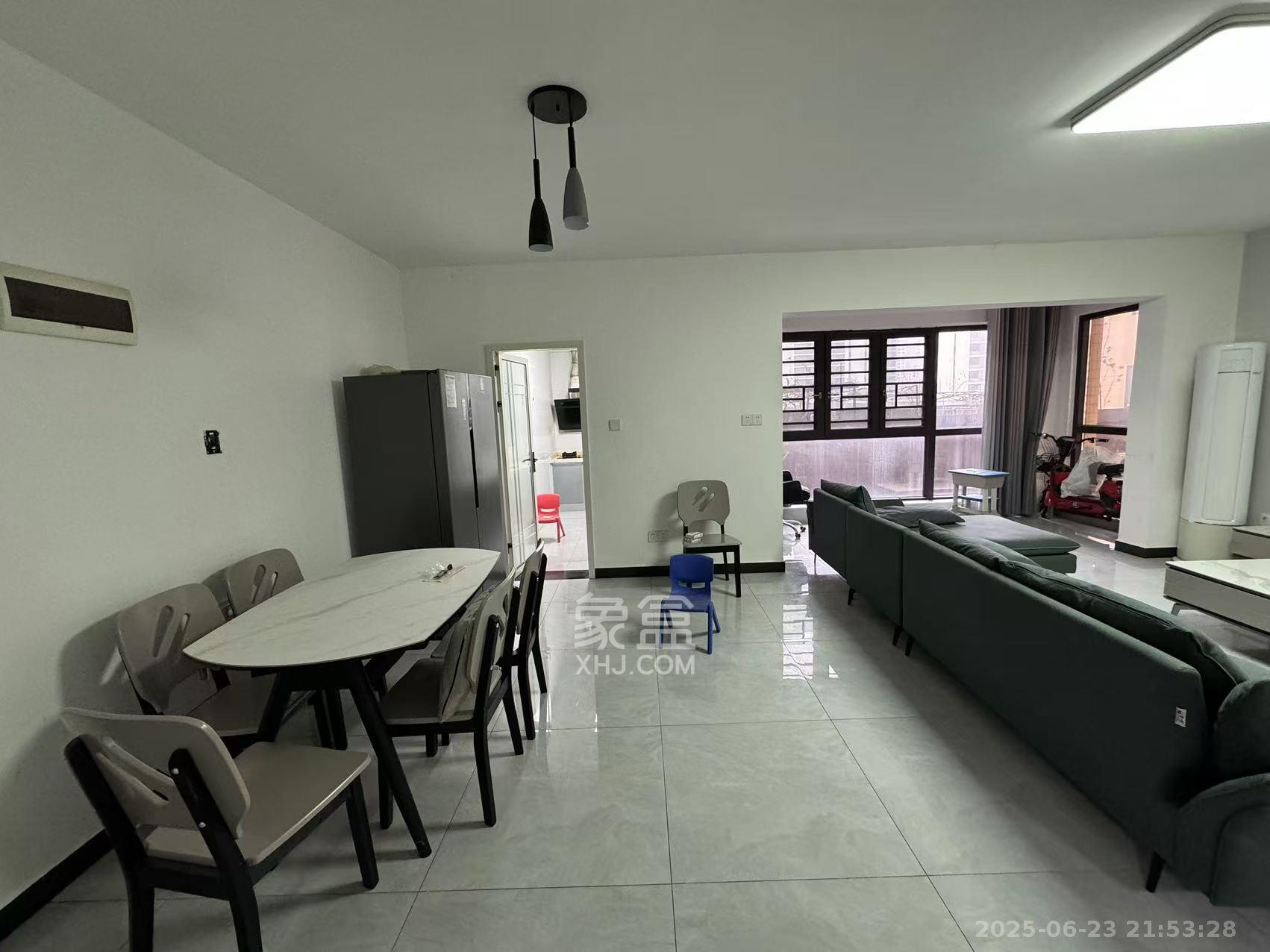 金湘苑(星澜之悦) 4室2厅2卫 2100.0元/月 金湘苑(星澜之悦) 4室2厅2卫 2100.0元/月室内图