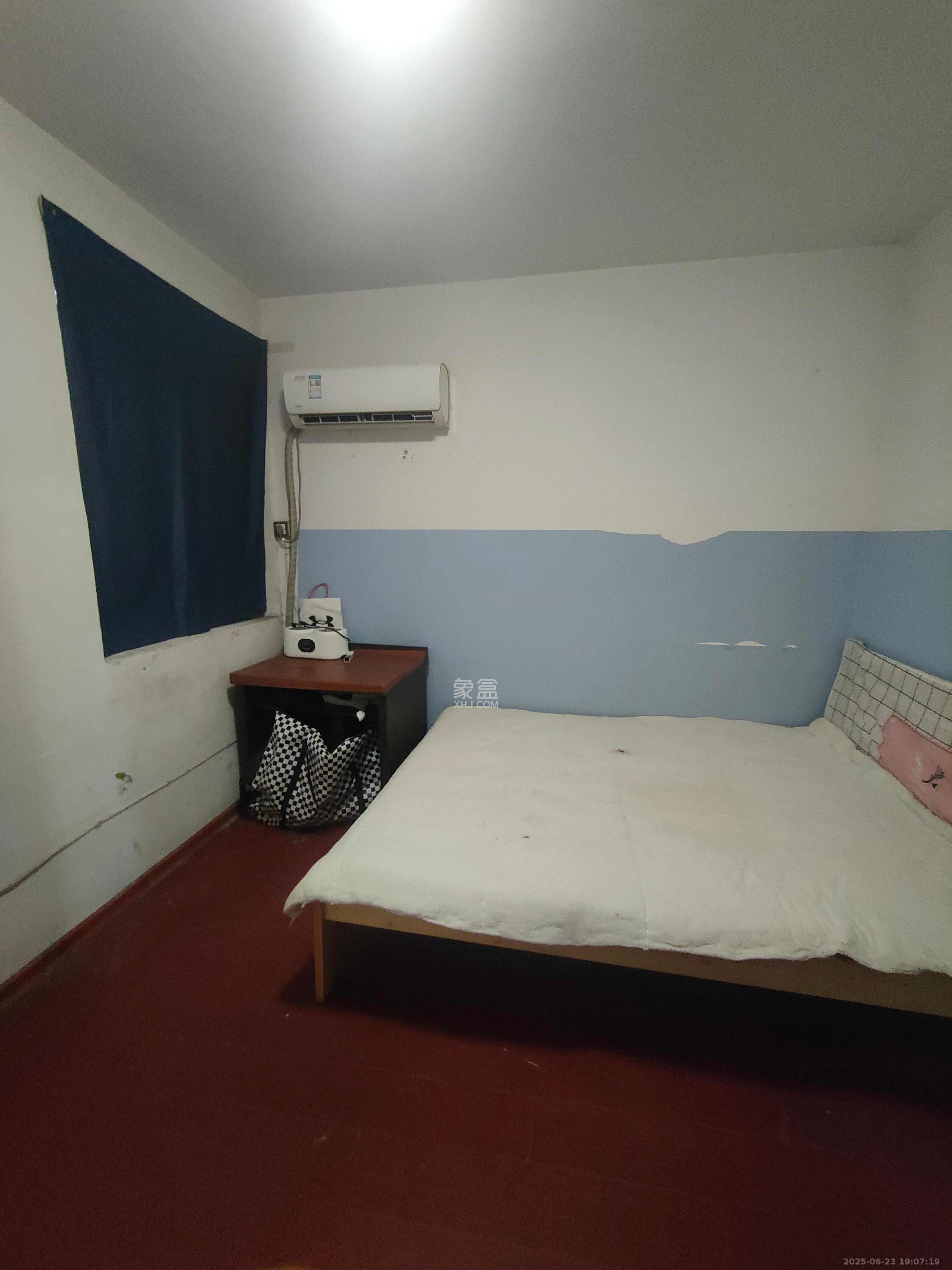 新桥小区  3室2厅1卫   1500.00元/月室内图
