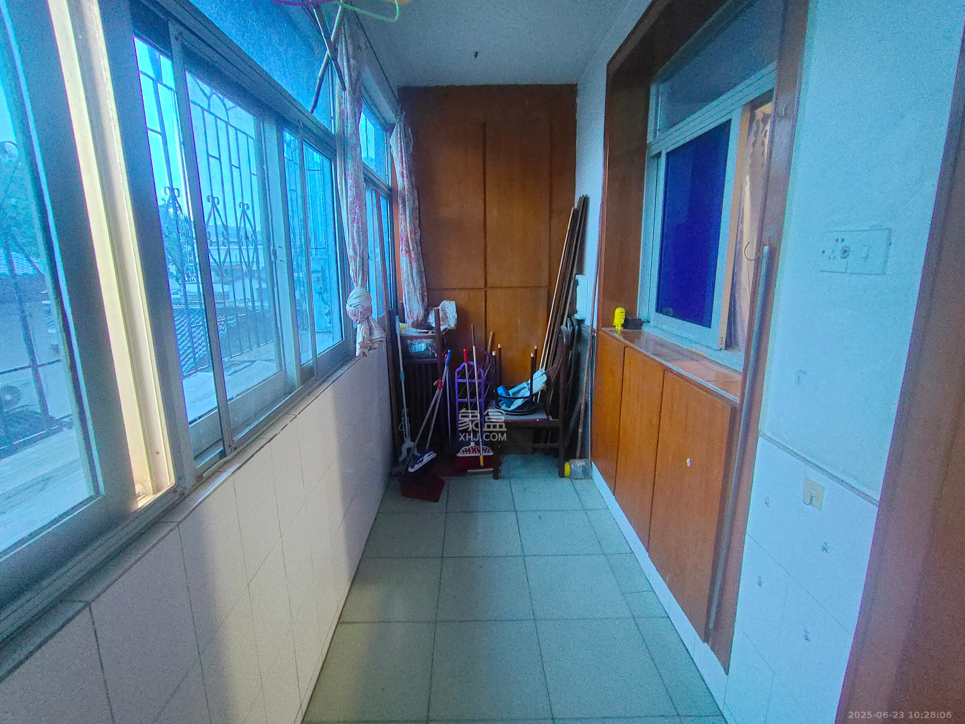 东文庙坪  2室1厅1卫    2000.0元/月 东文庙坪  2室1厅1卫    2000.0元/月室内图