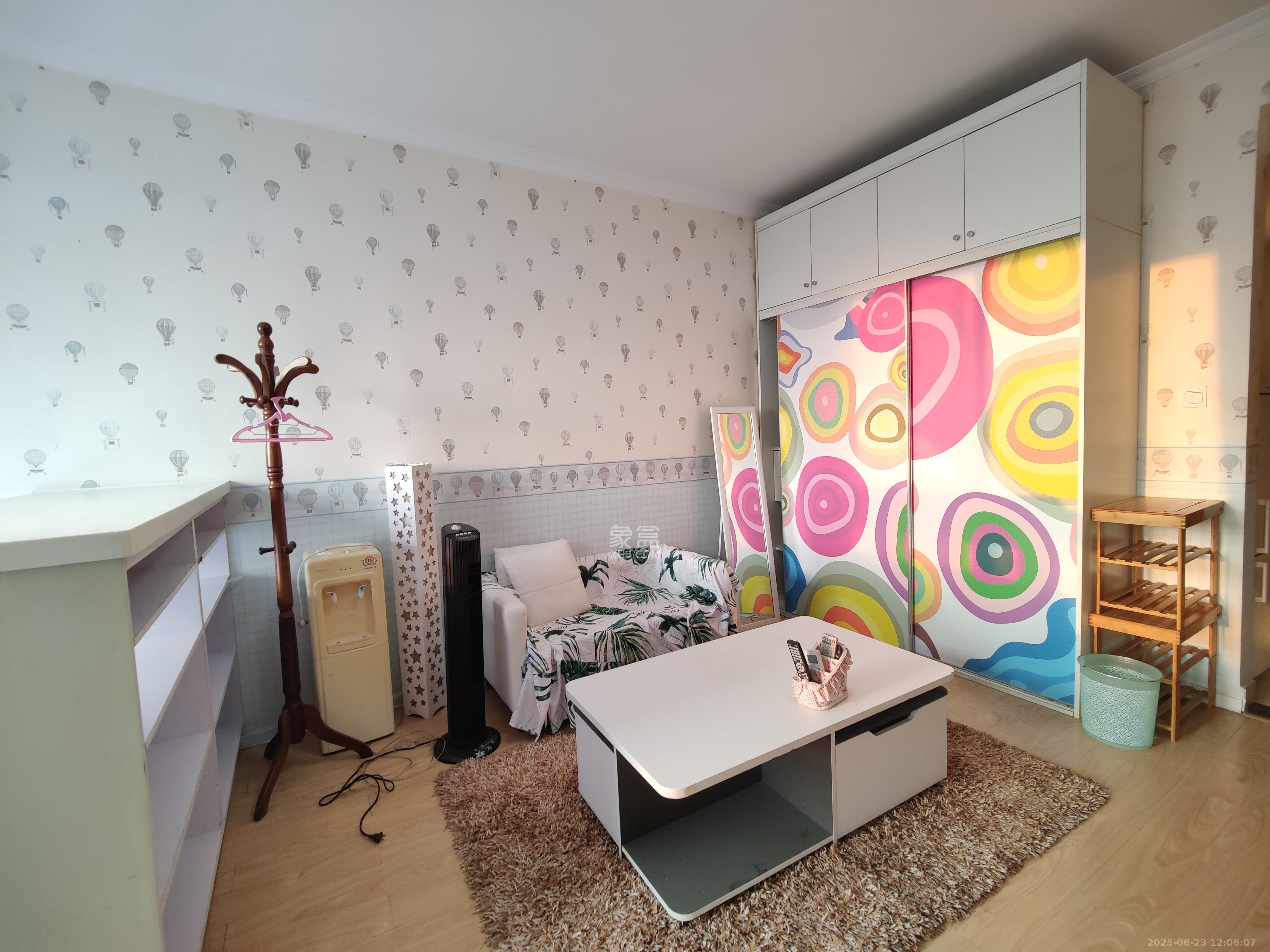 月亮湾草莓街区一、二期 1室1厅1卫 1200.0元/月 月亮湾草莓街区一、二期 1室1厅1卫 1200.0元/月室内图