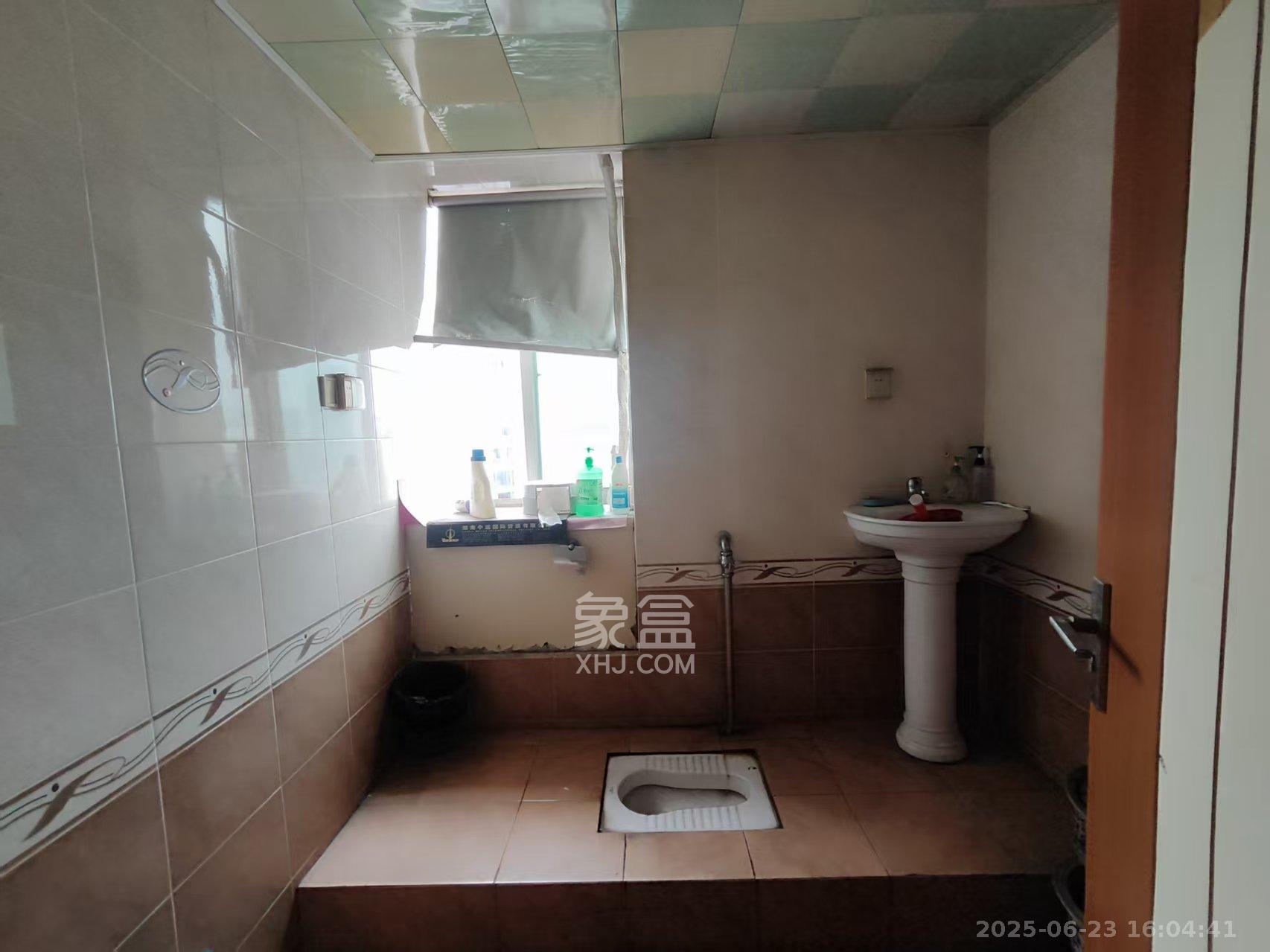 湖南财富中心 3室1厅1卫 4500.0元/月 湖南财富中心 3室1厅1卫 4500.0元/月室内图