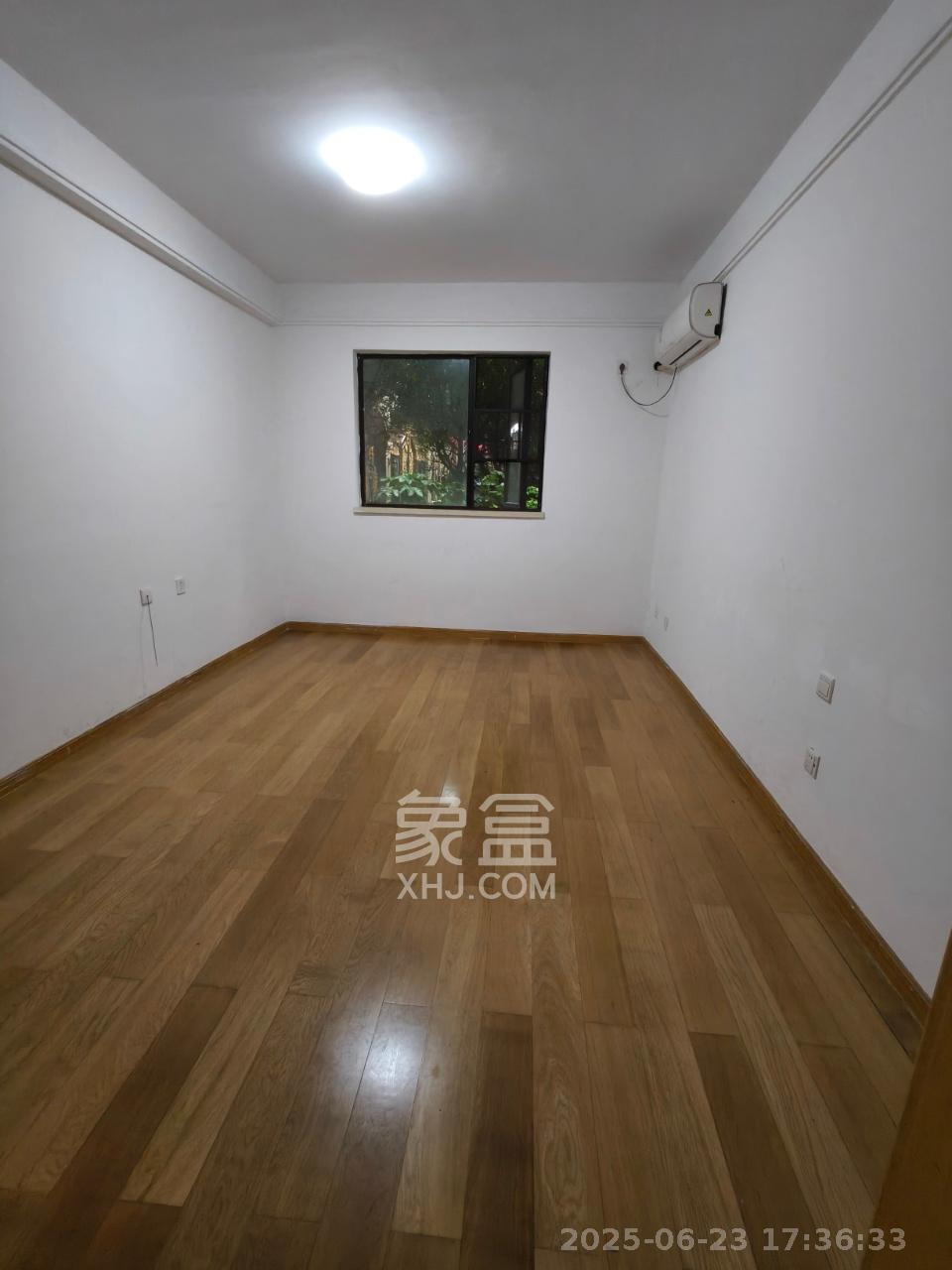 中海国际三期  3室2厅2卫    2200.0元/月小区图