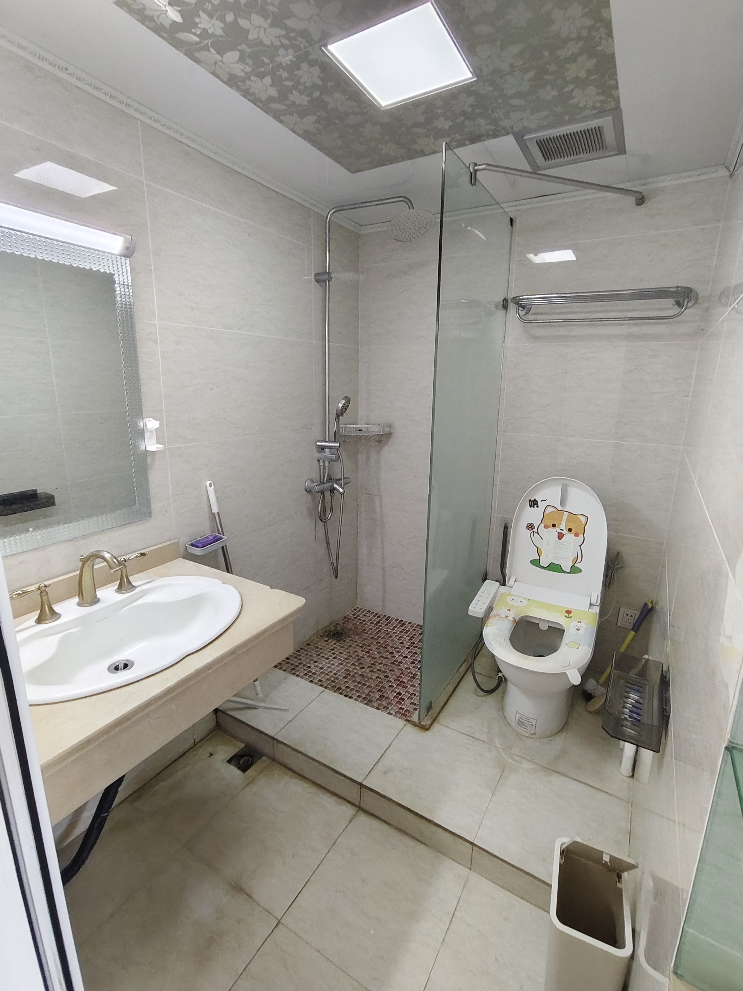 嘉华城市花园 3室1厅2卫 220.0万 嘉华城市花园 3室1厅2卫 220.0万客厅