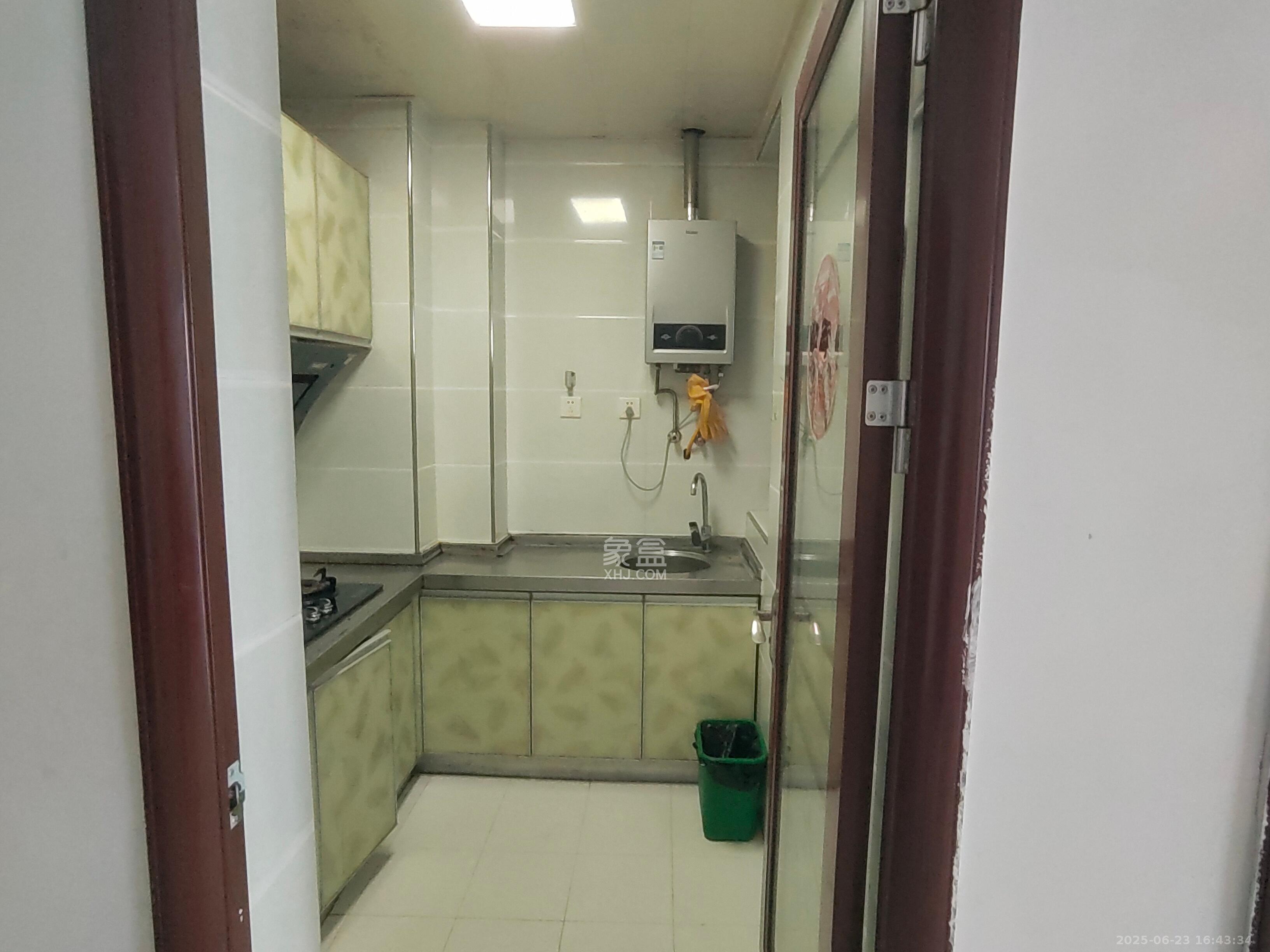 南枫时光 3室1厅1卫 2500.0元/月 南枫时光 3室1厅1卫 2500.0元/月室内图