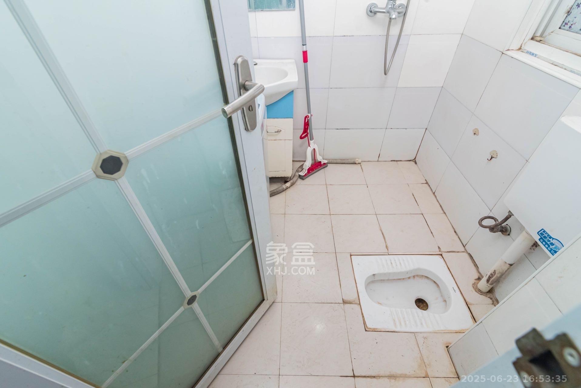 月湖兰庭  2室1厅1卫   2000.00元/月室内图