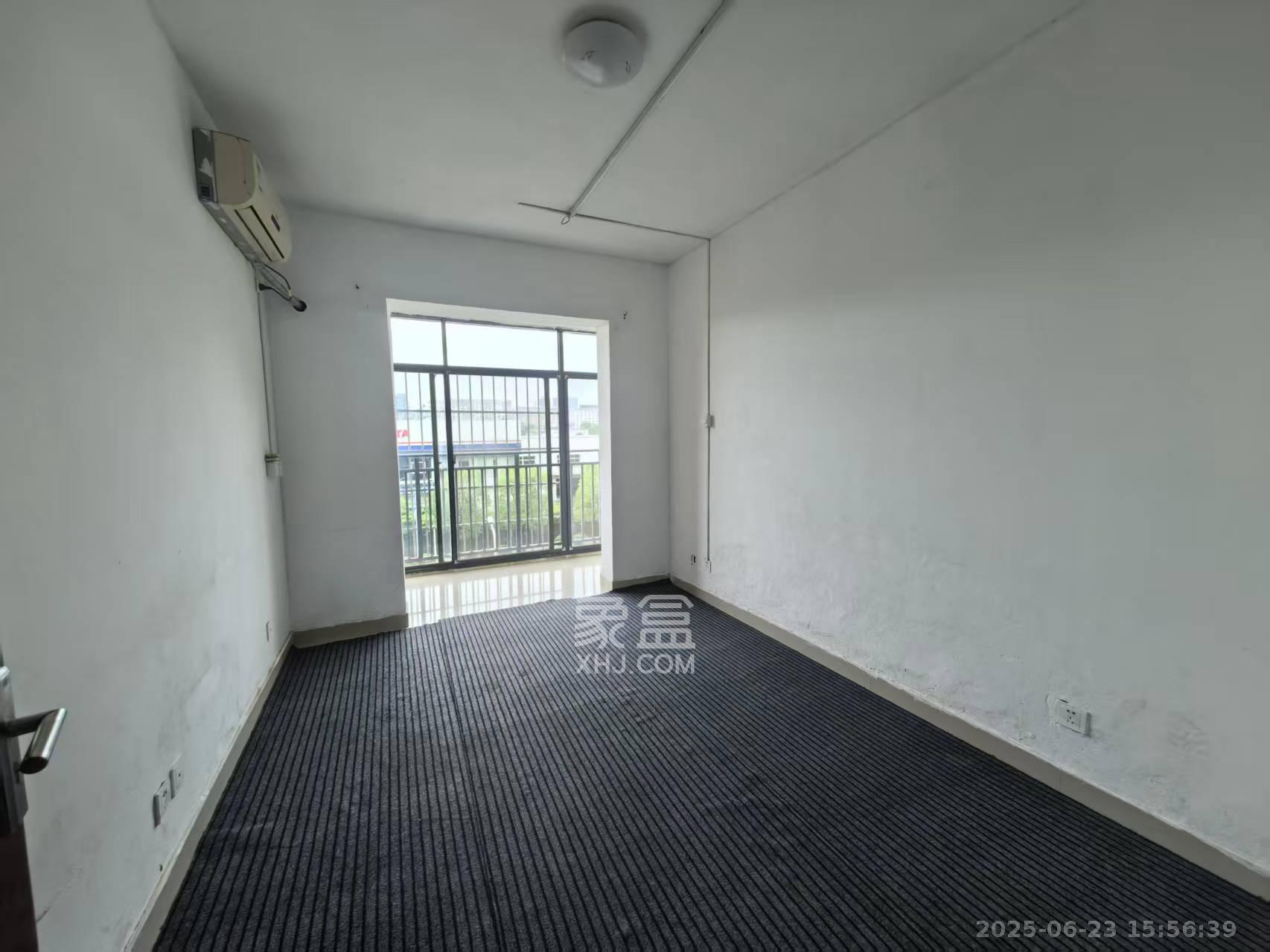 天和家园  3室2厅2卫   2500.00元/月室内图