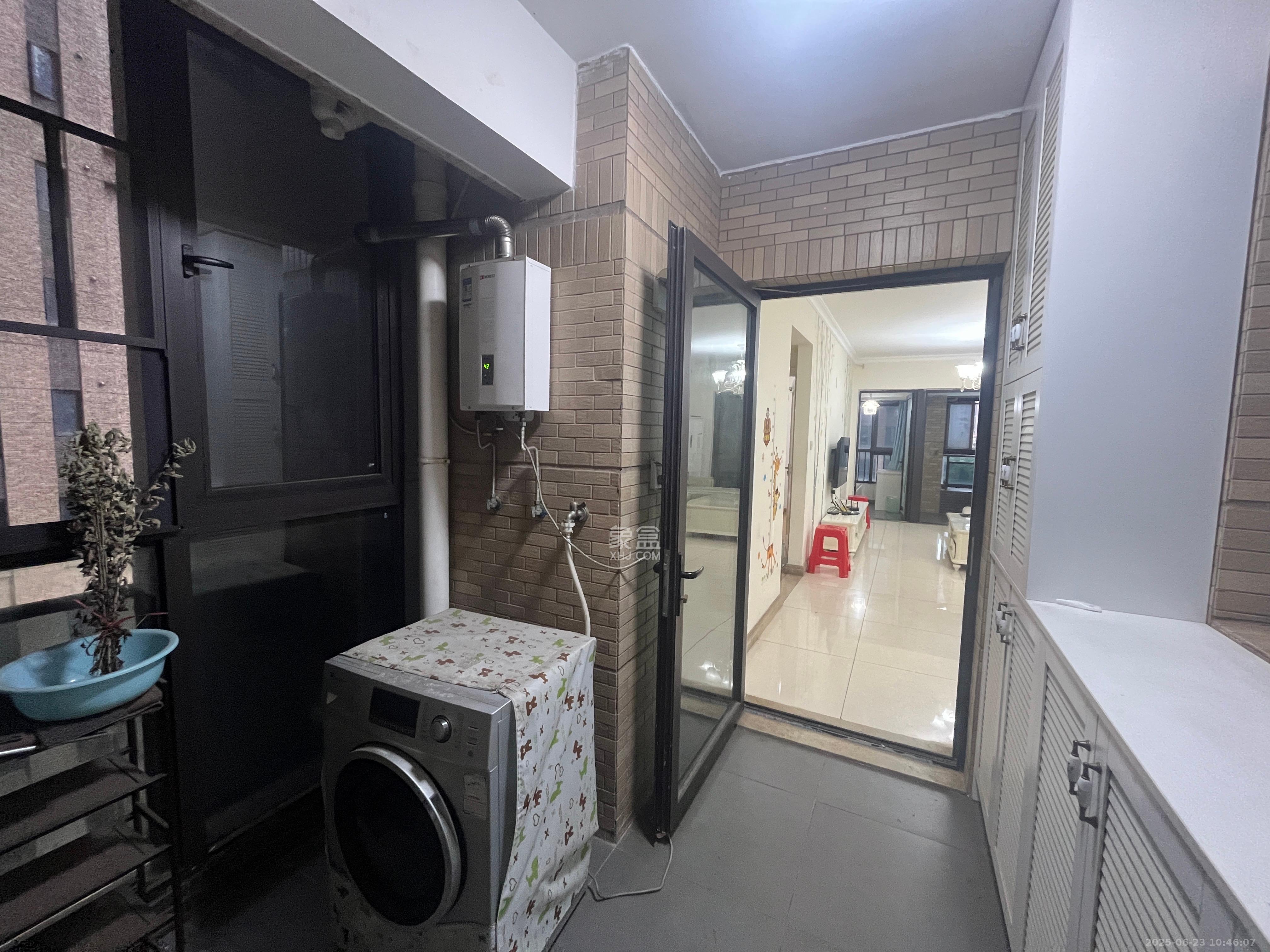 时代倾城一期  3室2厅1卫   1900.00元/月室内图