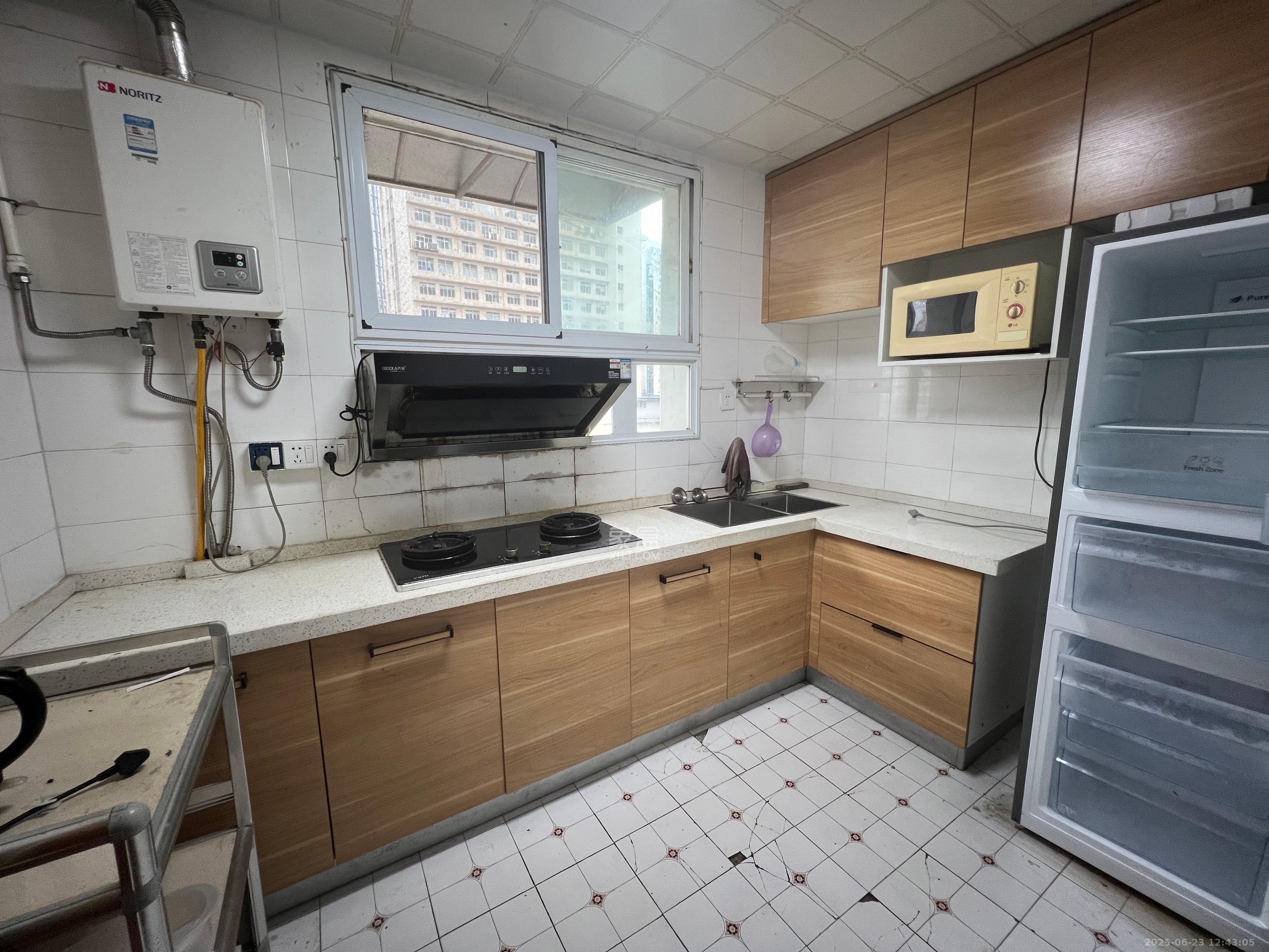 茅亭子  2室1厅1卫    2500.0元/月室内图