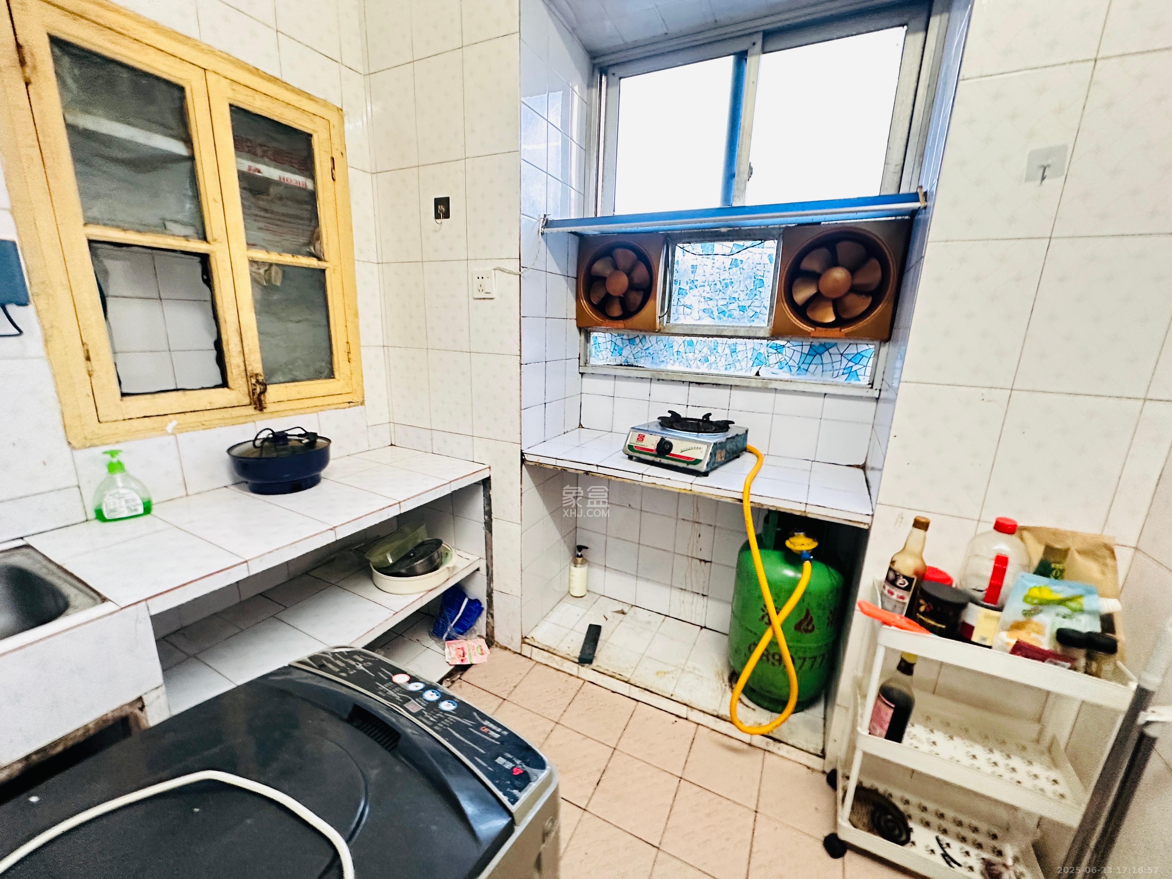 解放四村石子冲 2室1厅1卫 1100.0元/月 解放四村石子冲 2室1厅1卫 1100.0元/月室内图