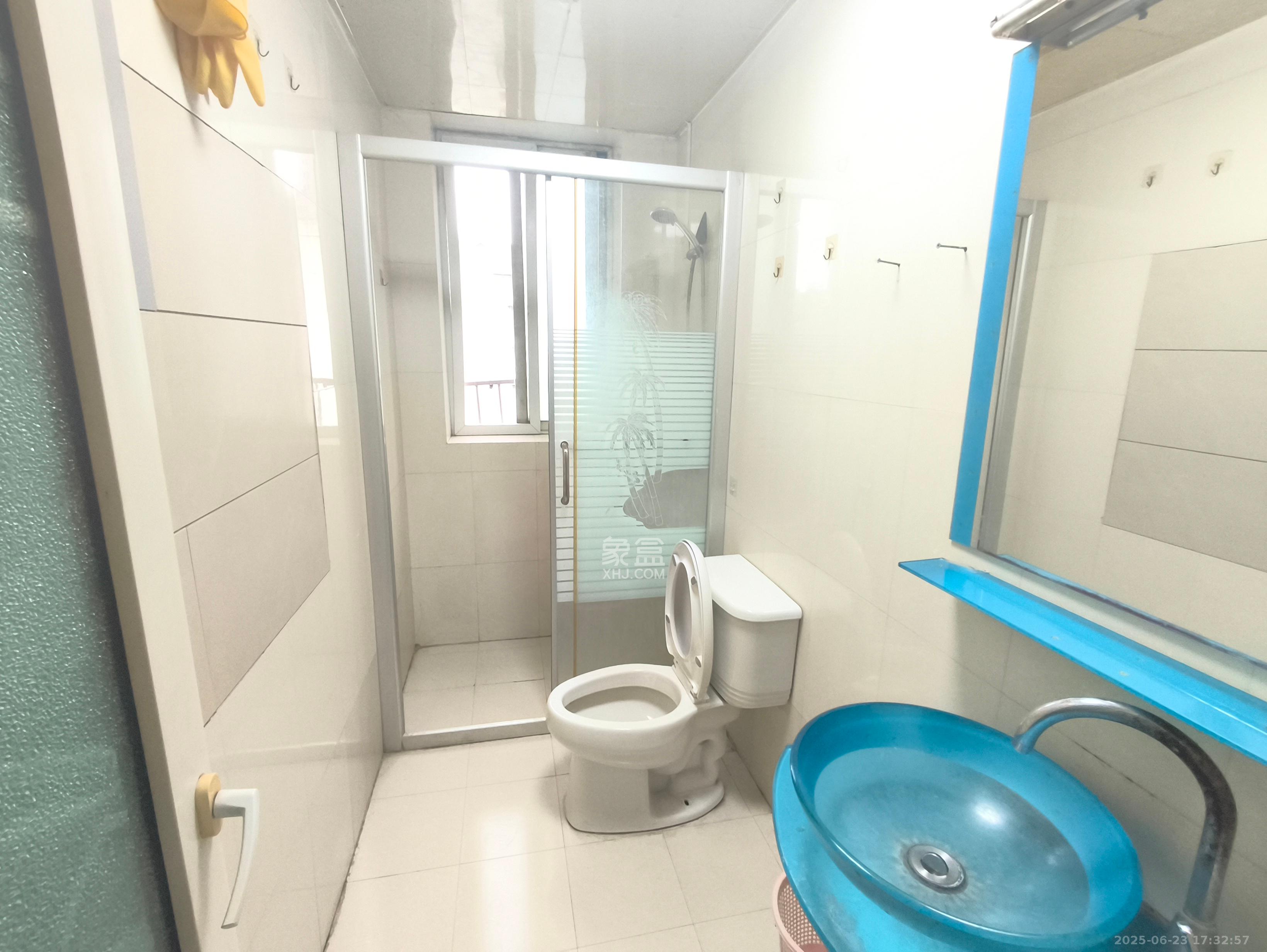 天剑社区(湖南省水利水电一公司宿舍) 3室2厅1卫 2000.0元/月 天剑社区(湖南省水利水电一公司宿舍) 3室2厅1卫 2000.0元/月室内图