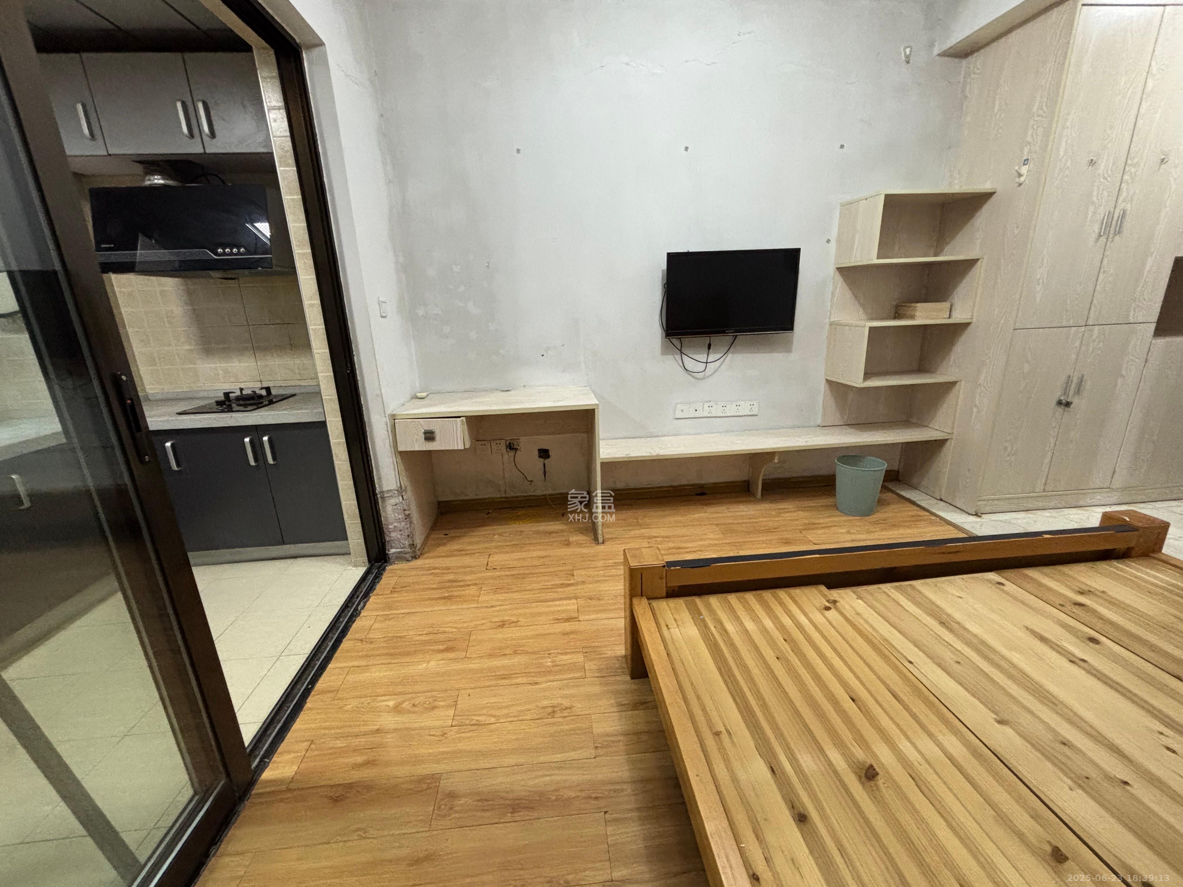 铂宫  1室0厅1卫   1800.00元/月室内图