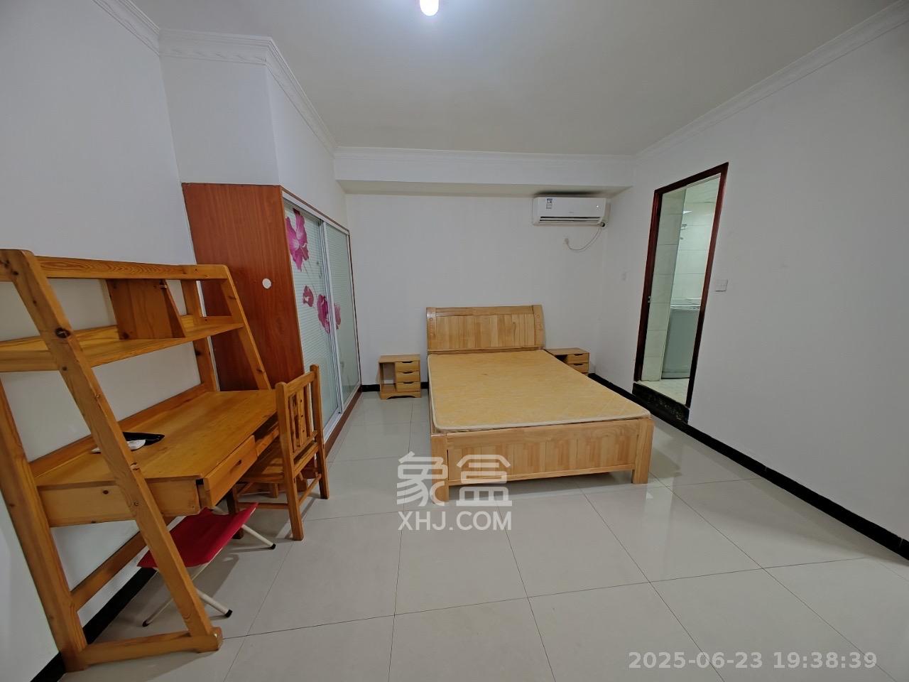 梅溪峰汇（房聚梅溪壹中心）  1室1厅1卫    1350.0元/月室内图