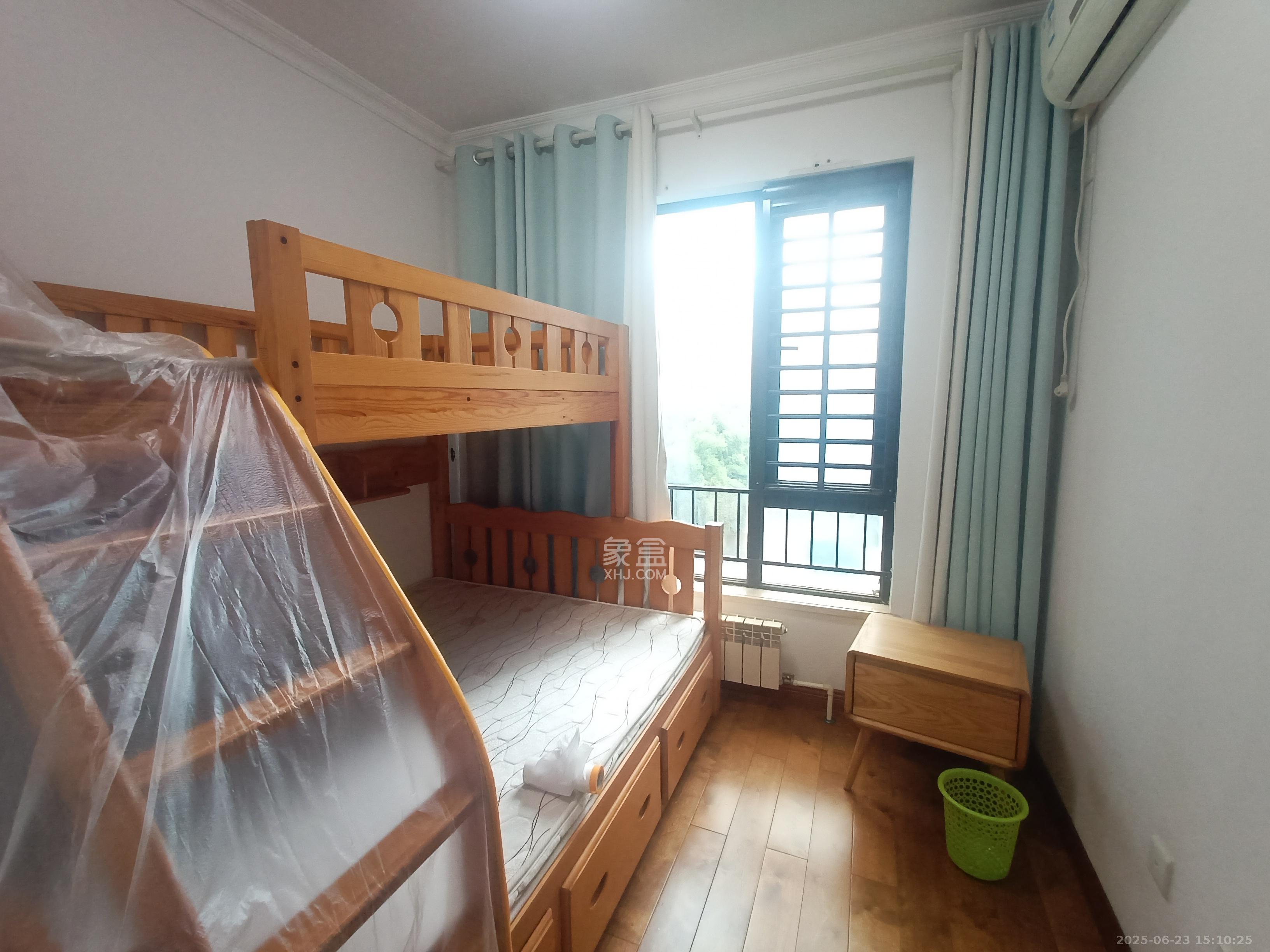 中海国际一期  4室2厅2卫    2500.0元/月室内图