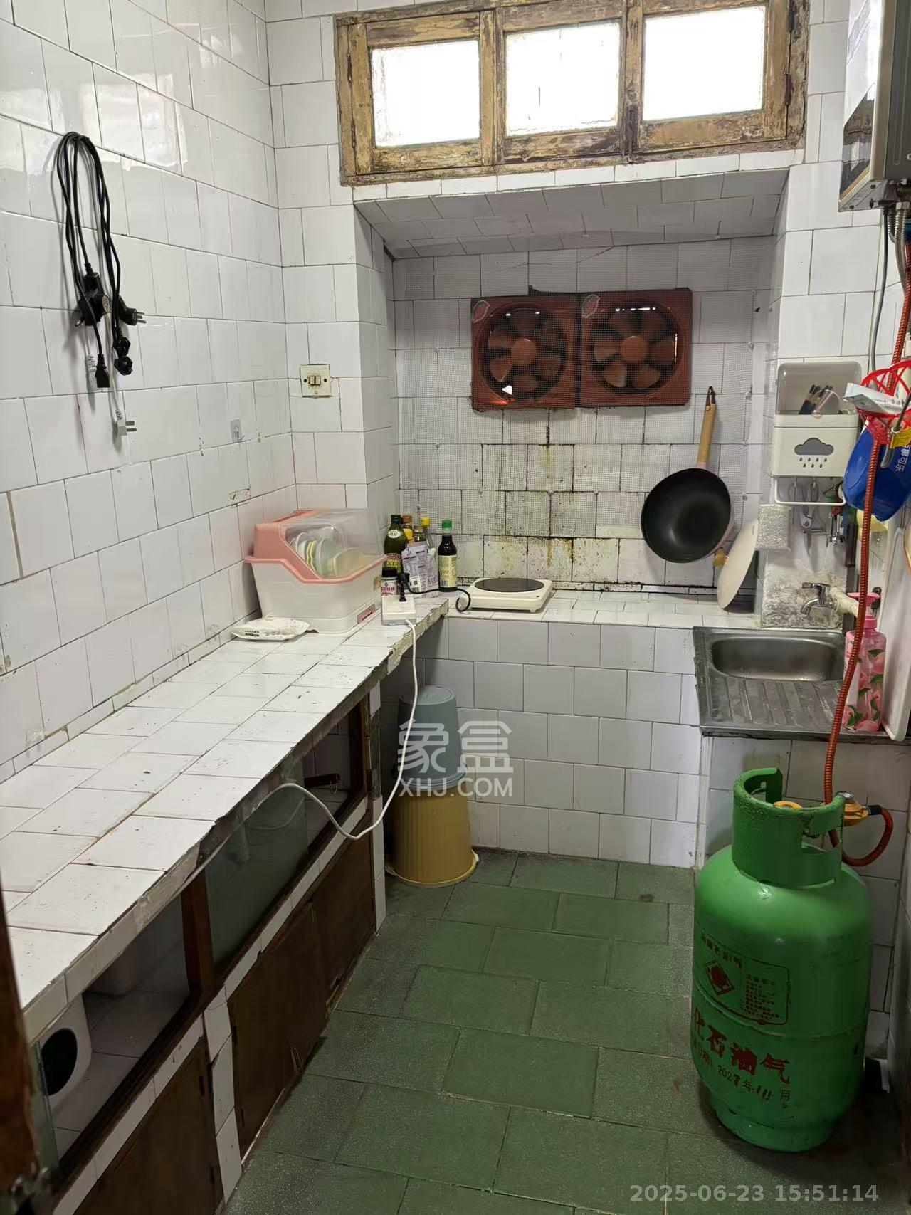 水泵厂宿舍  2室1厅1卫   1300.00元/月室内图