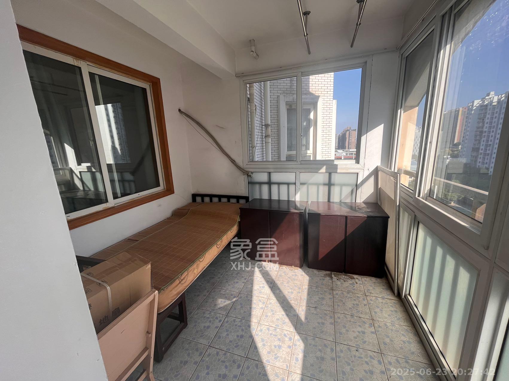 嘉盛华庭(一期、二期、三期) 3室2厅1卫 2800.0元/月 嘉盛华庭(一期、二期、三期) 3室2厅1卫 2800.0元/月室内图