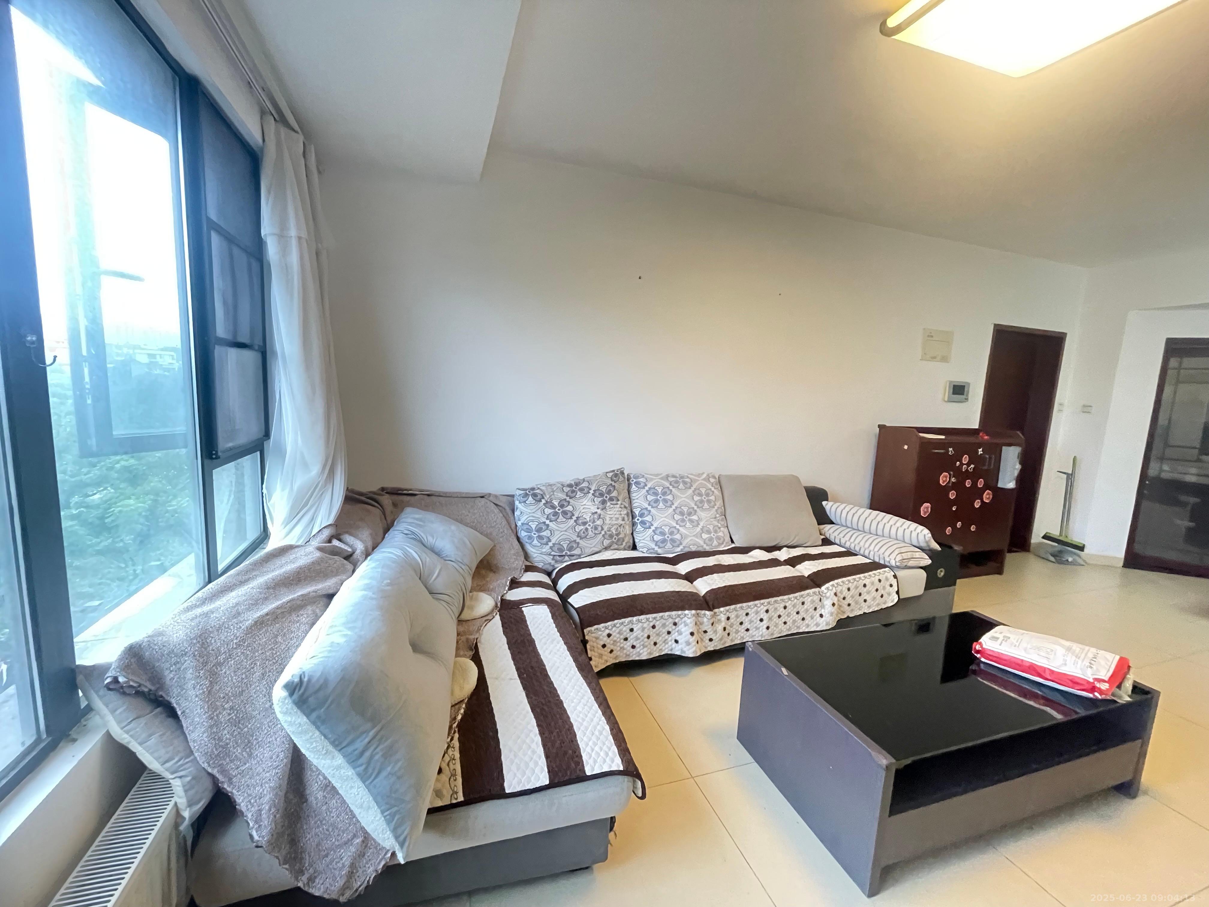 长房时代城 3室2厅1卫 2400.0元/月 长房时代城 3室2厅1卫 2400.0元/月室内图