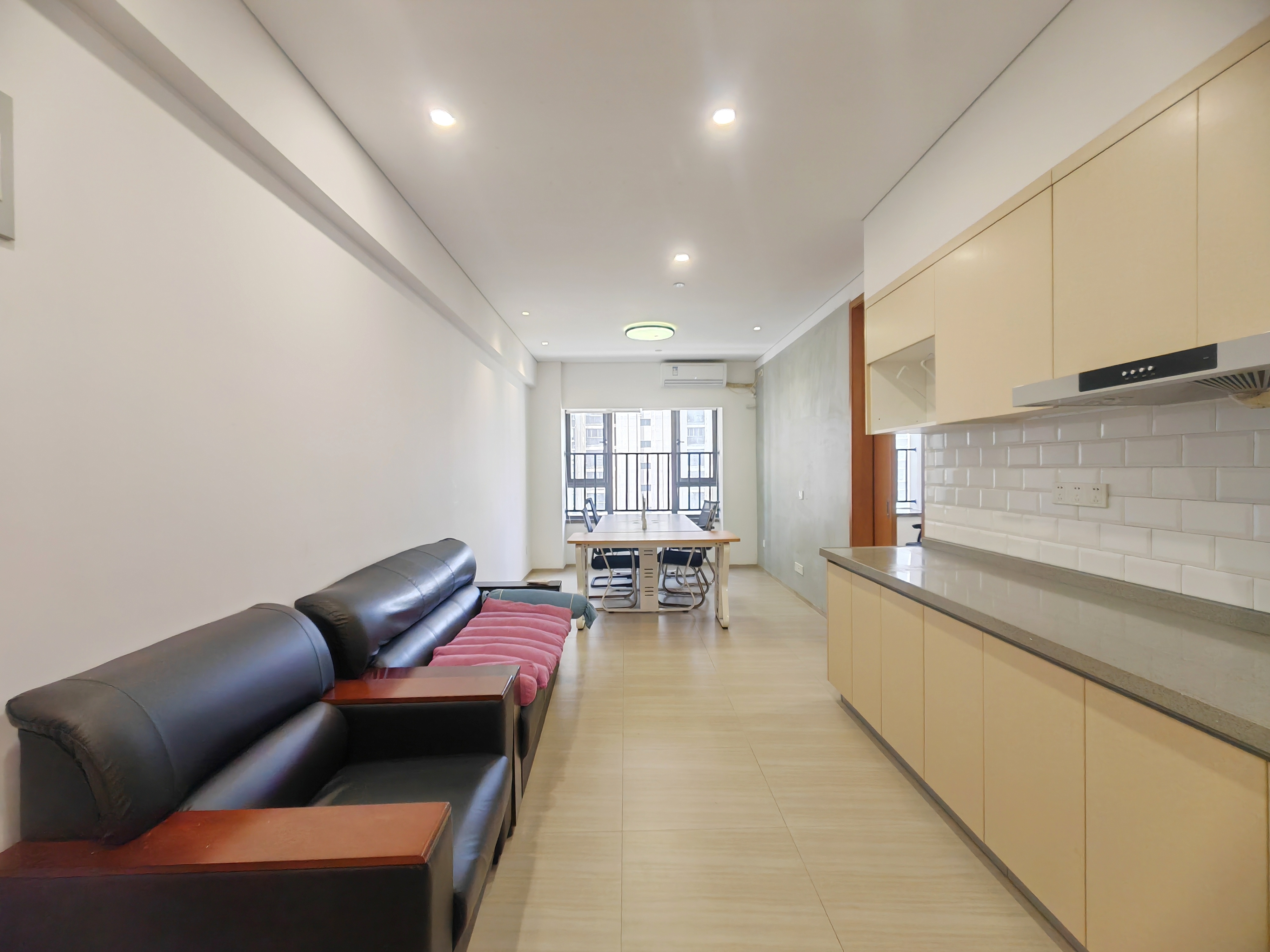 海航豪庭南苑 1室1厅1卫 120.0万 海航豪庭南苑 1室1厅1卫 120.0万客厅