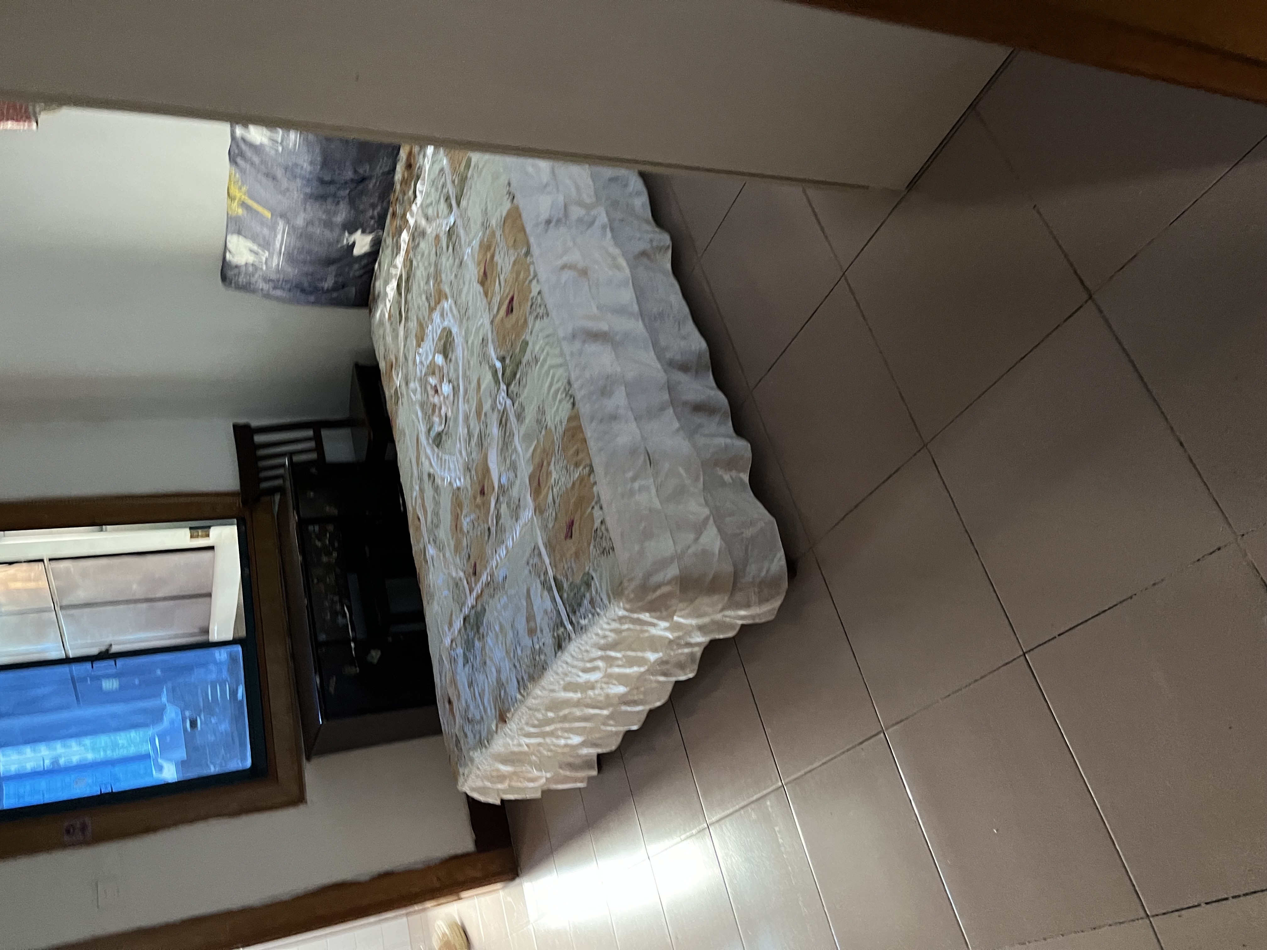 自来水公司家属楼(春檀路) 2室1厅1卫 32.8万 自来水公司家属楼(春檀路) 2室1厅1卫 32.8万客厅