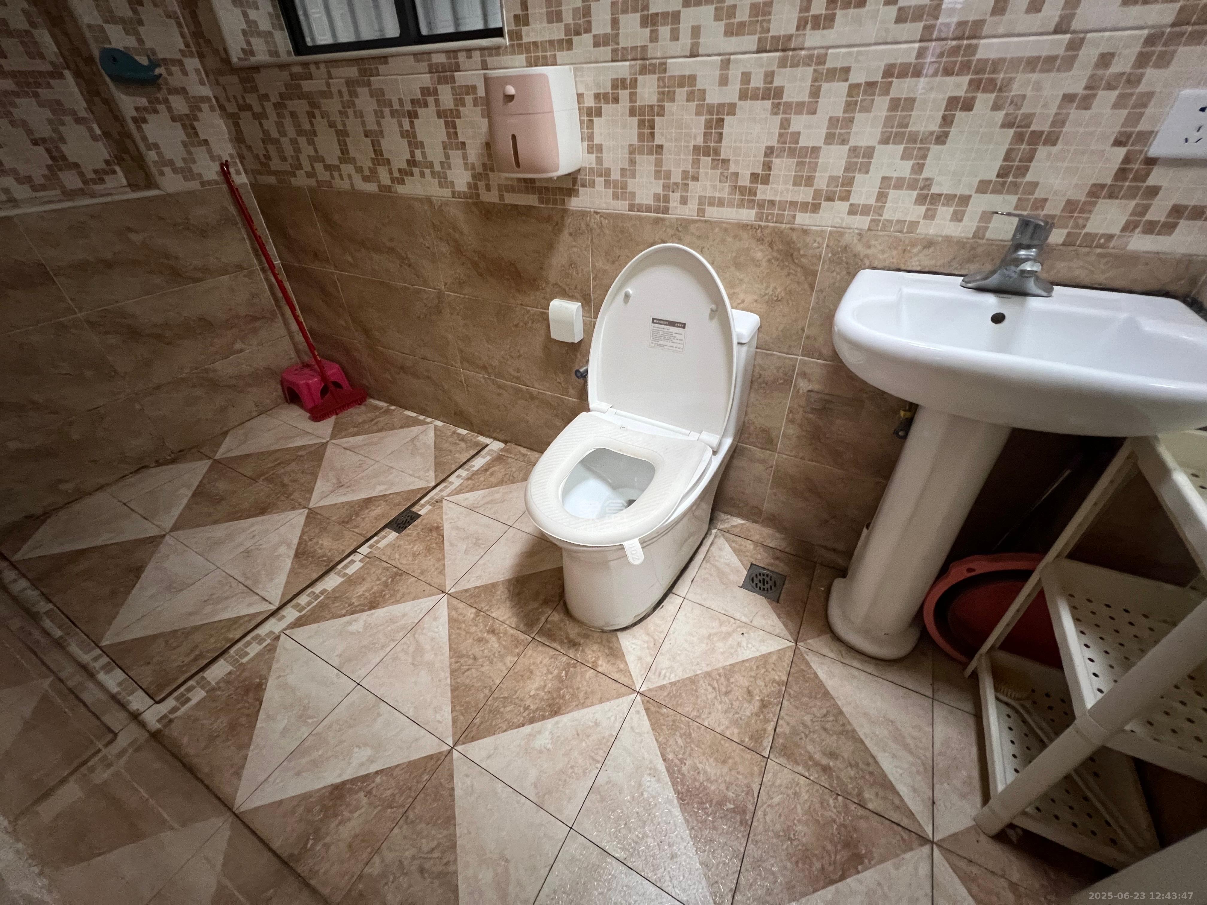 茅亭子  2室1厅1卫    2500.0元/月室内图