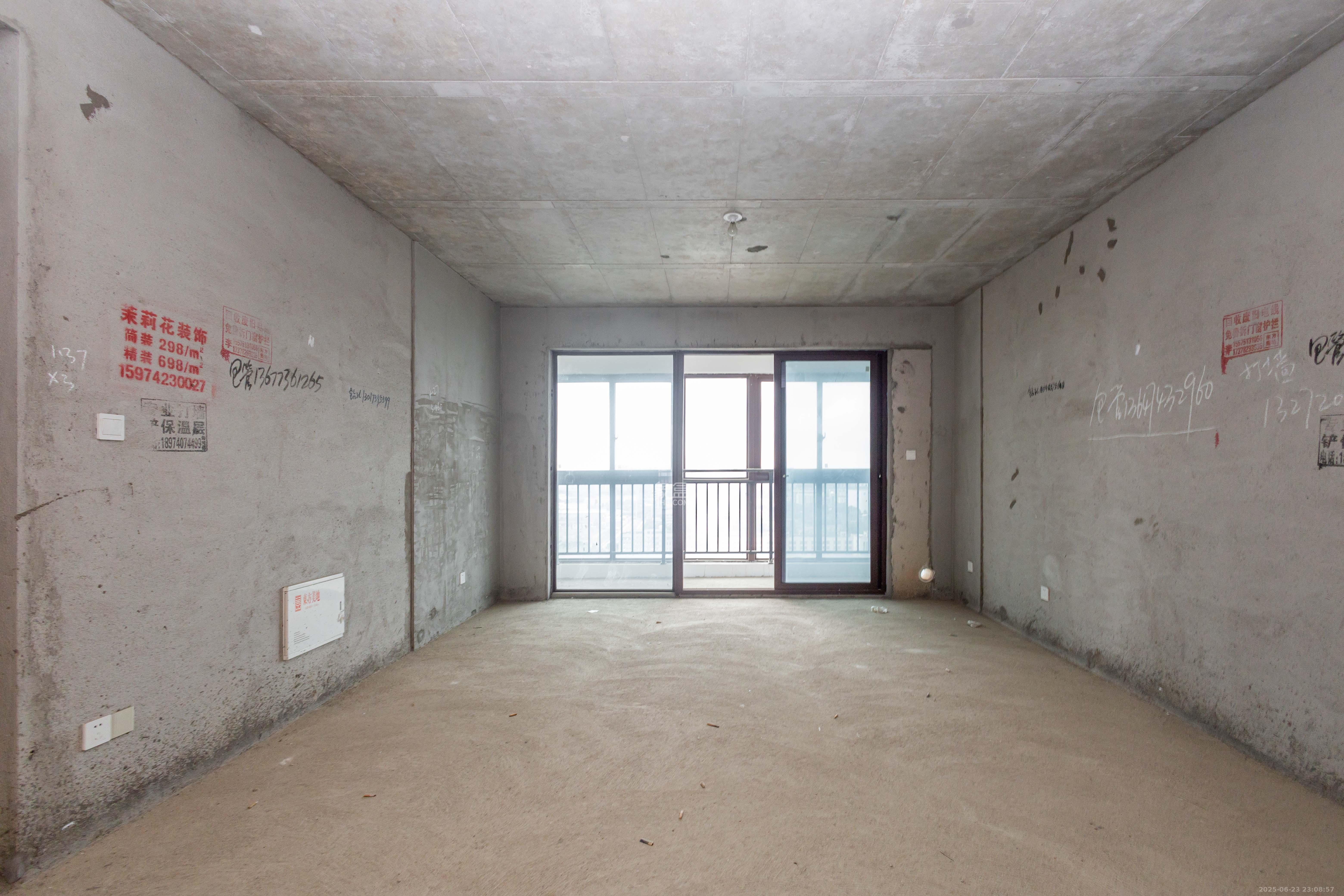 东方美地  3室2厅2卫   89.00万