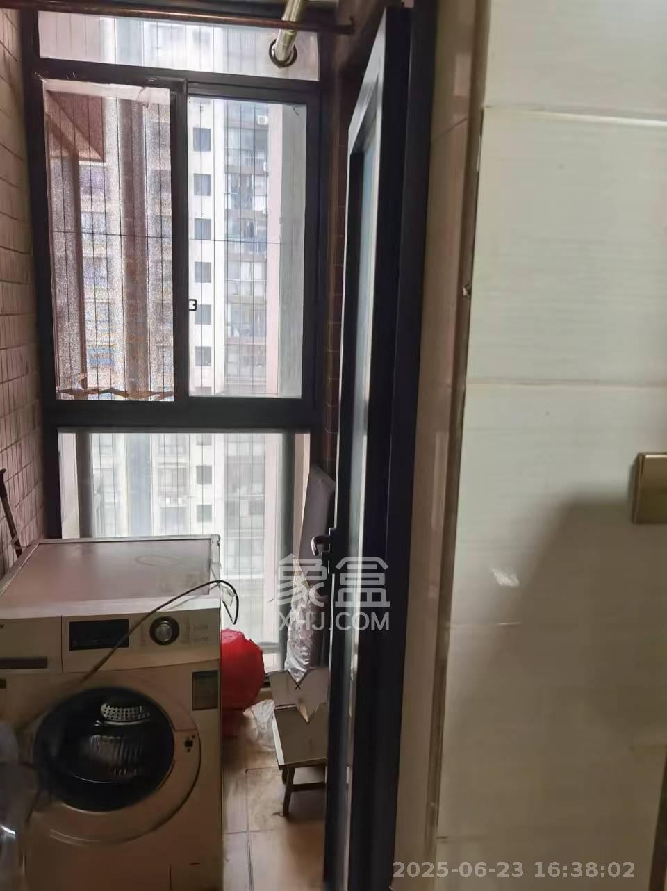 城南故事家园  3室2厅1卫   2100.00元/月室内图