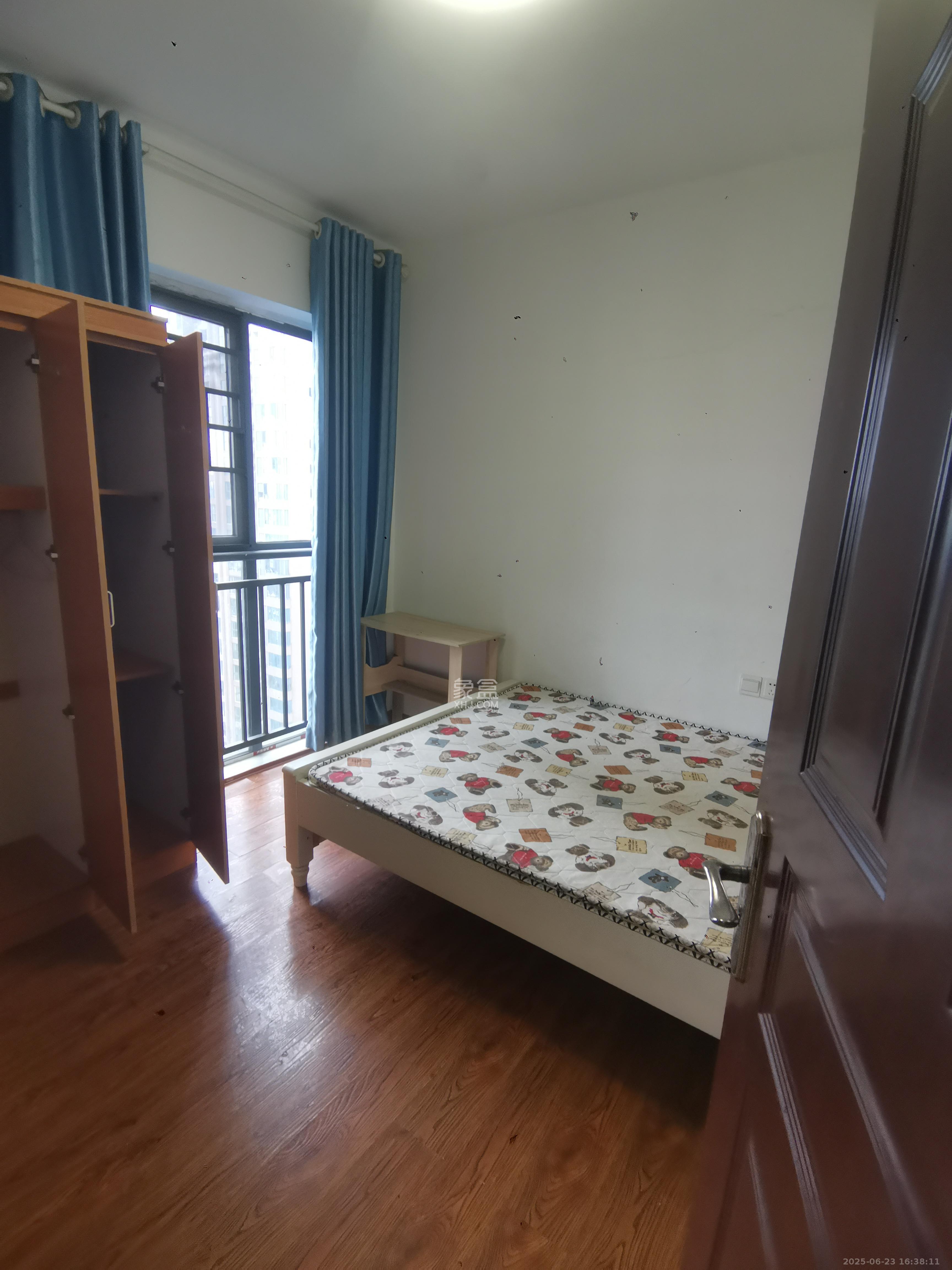 富春山  3室2厅2卫   2500.00元/月室内图
